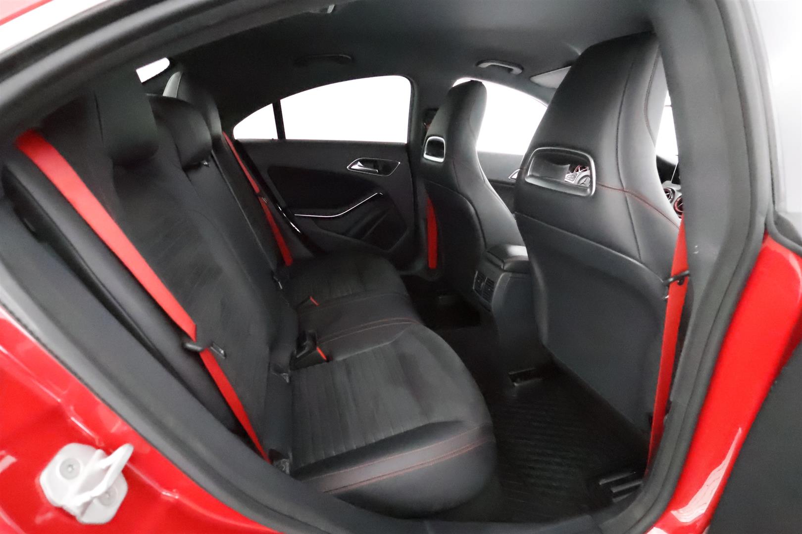 Mercedes-Benz CLA 2015