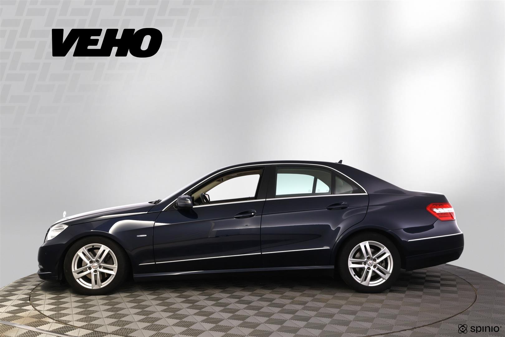 MERCEDES-BENZ E 2011