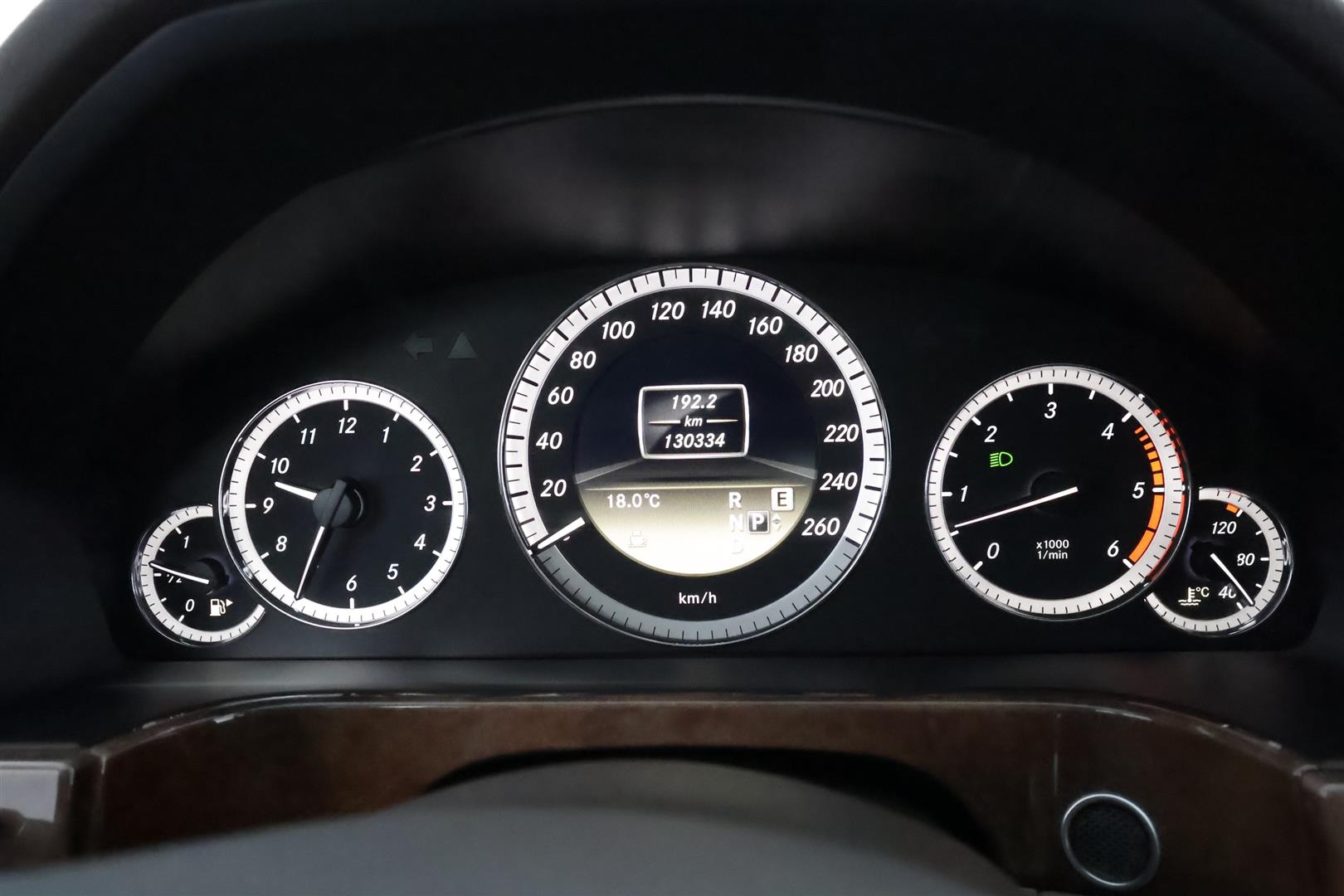MERCEDES-BENZ E 2011