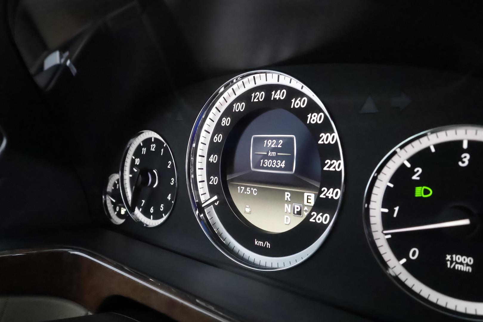 MERCEDES-BENZ E 2011