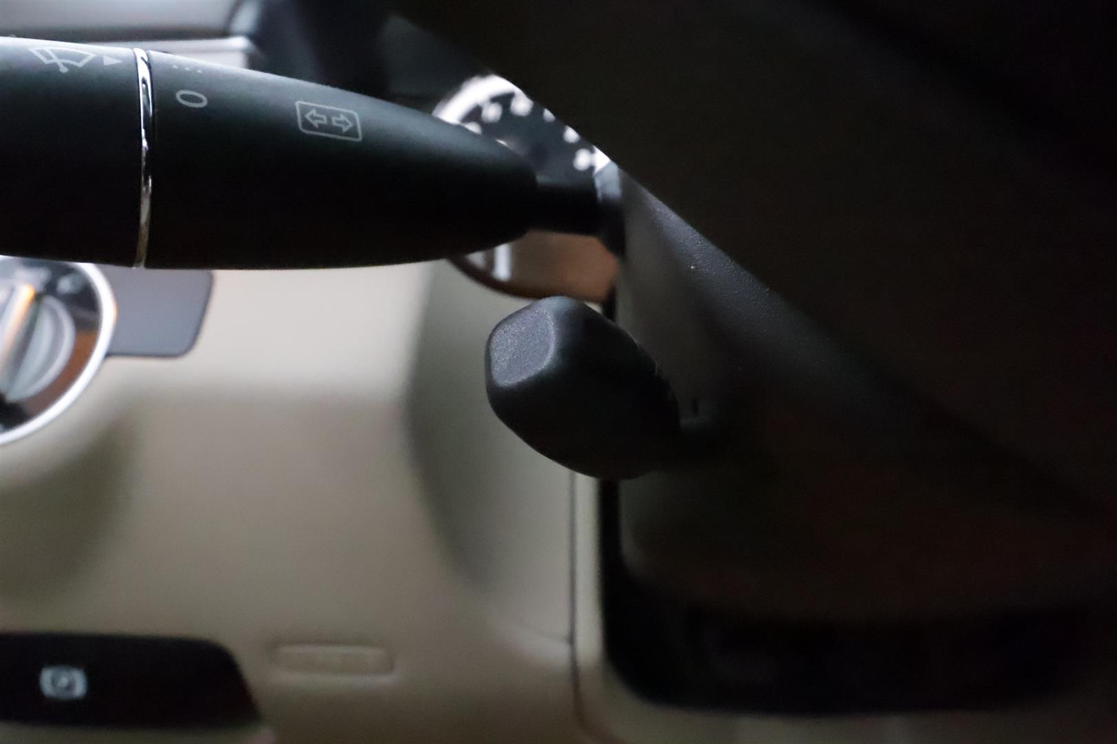 MERCEDES-BENZ E 2011