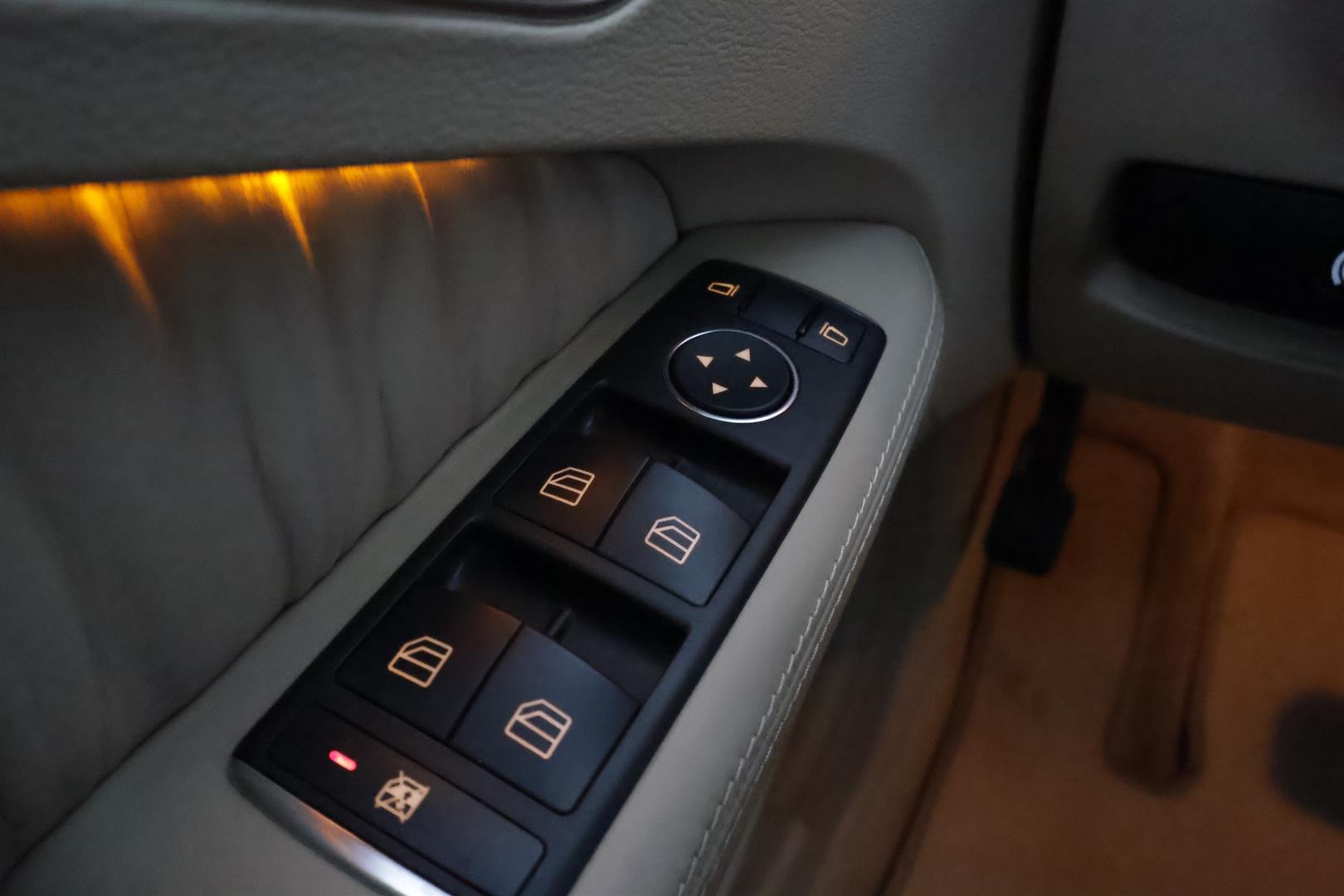 MERCEDES-BENZ E 2011