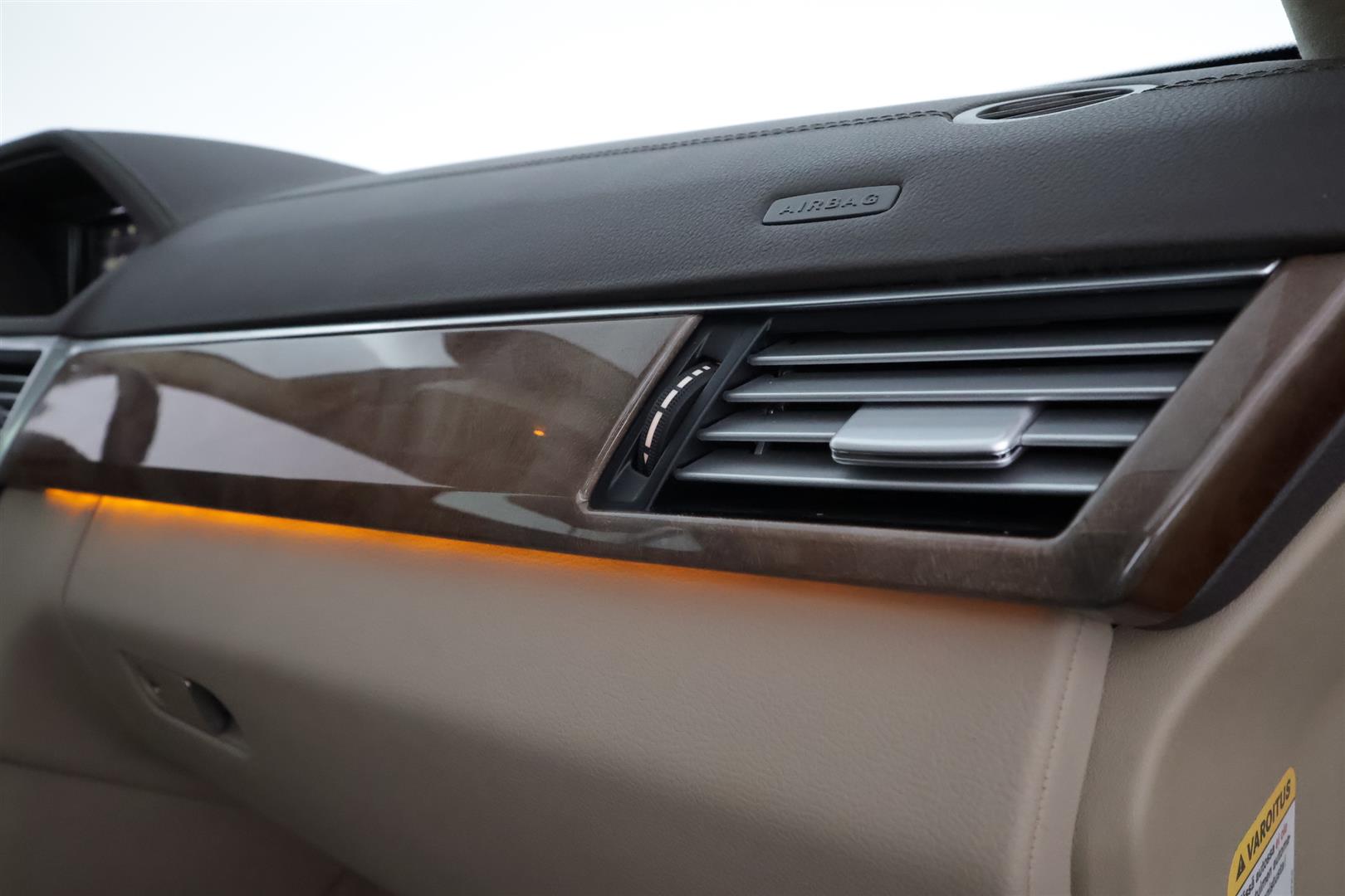 MERCEDES-BENZ E 2011