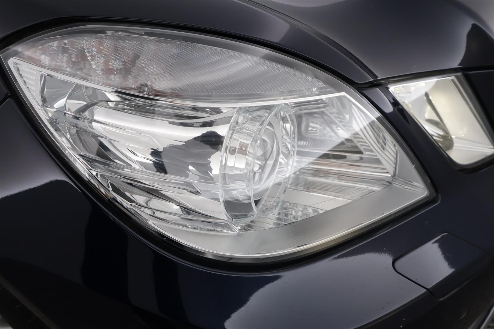 MERCEDES-BENZ E 2011