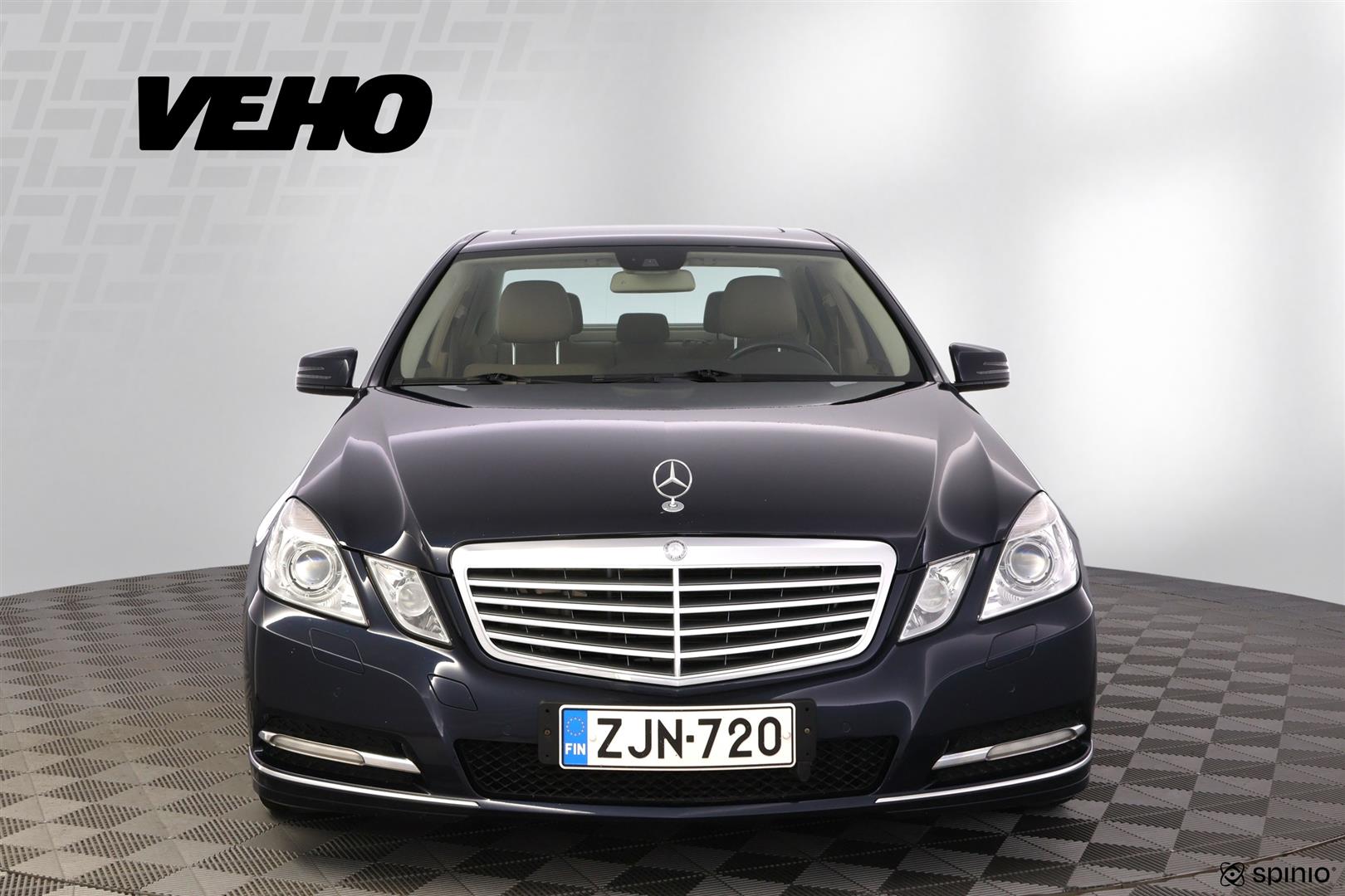 MERCEDES-BENZ E 2011