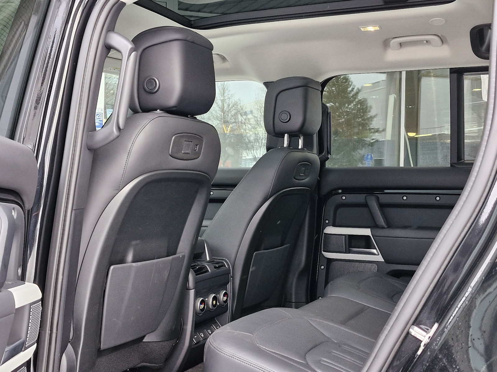 Land Rover Defender 2022