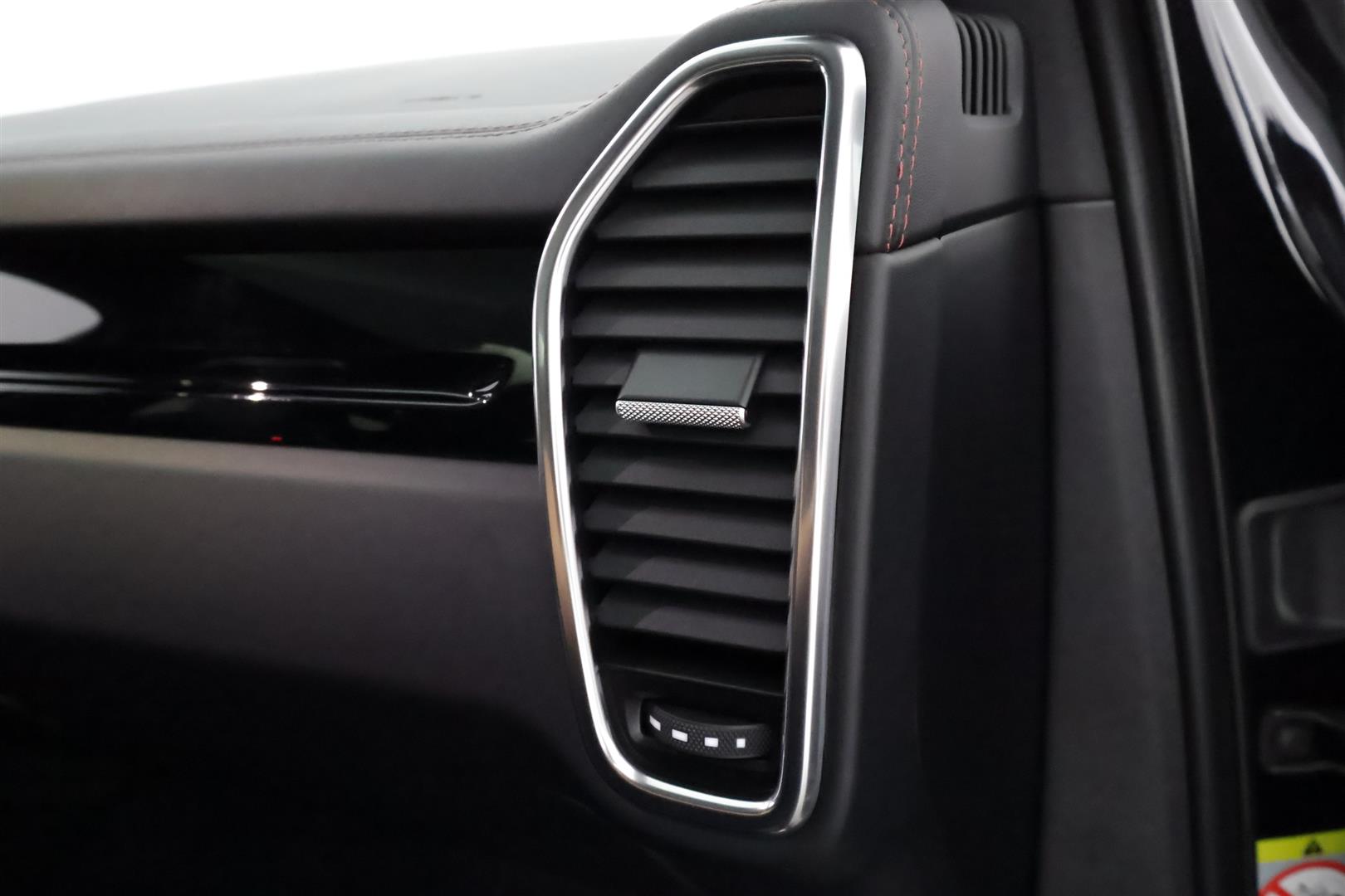 Porsche Cayenne 2022