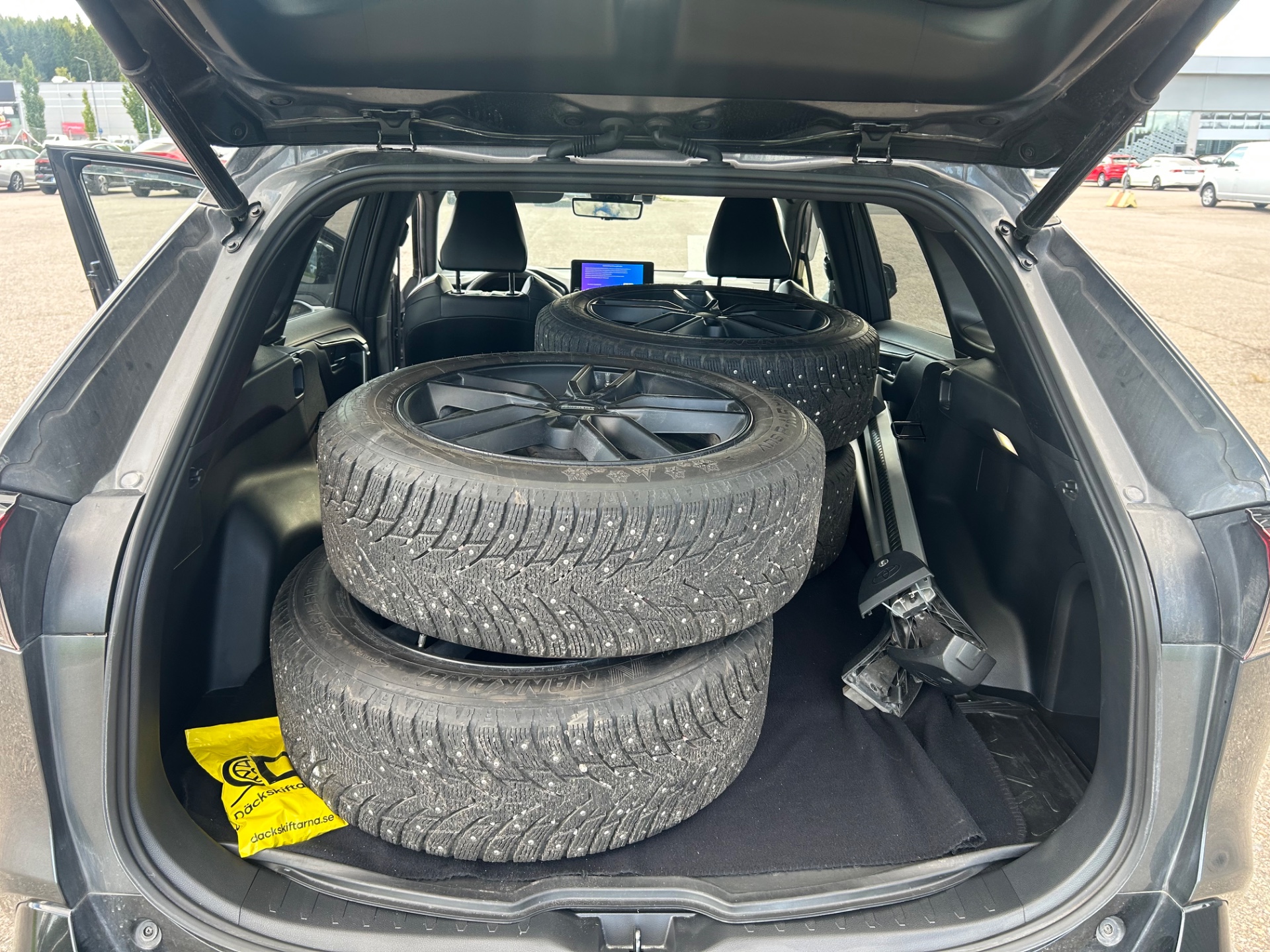 Toyota RAV4 Plug-in 2023