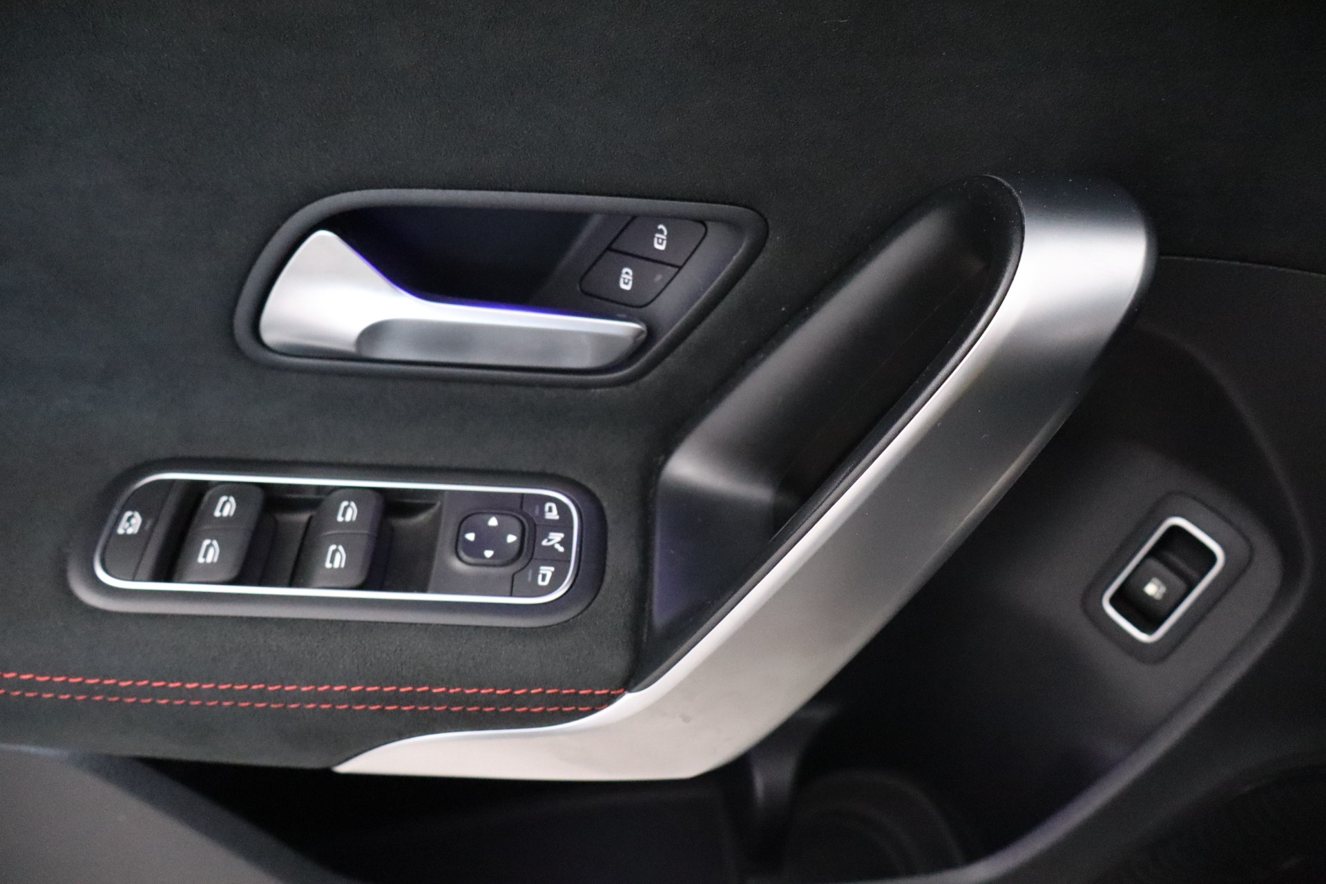 MERCEDES-BENZ A 2020