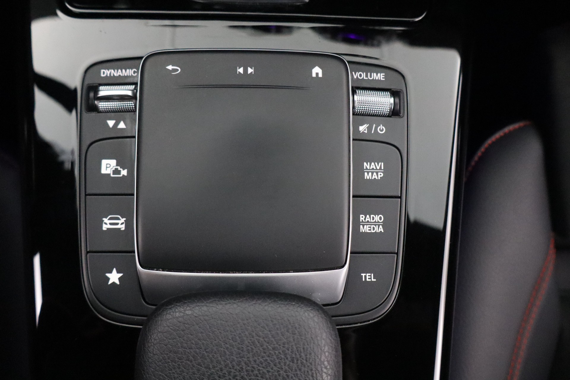 MERCEDES-BENZ A 2020