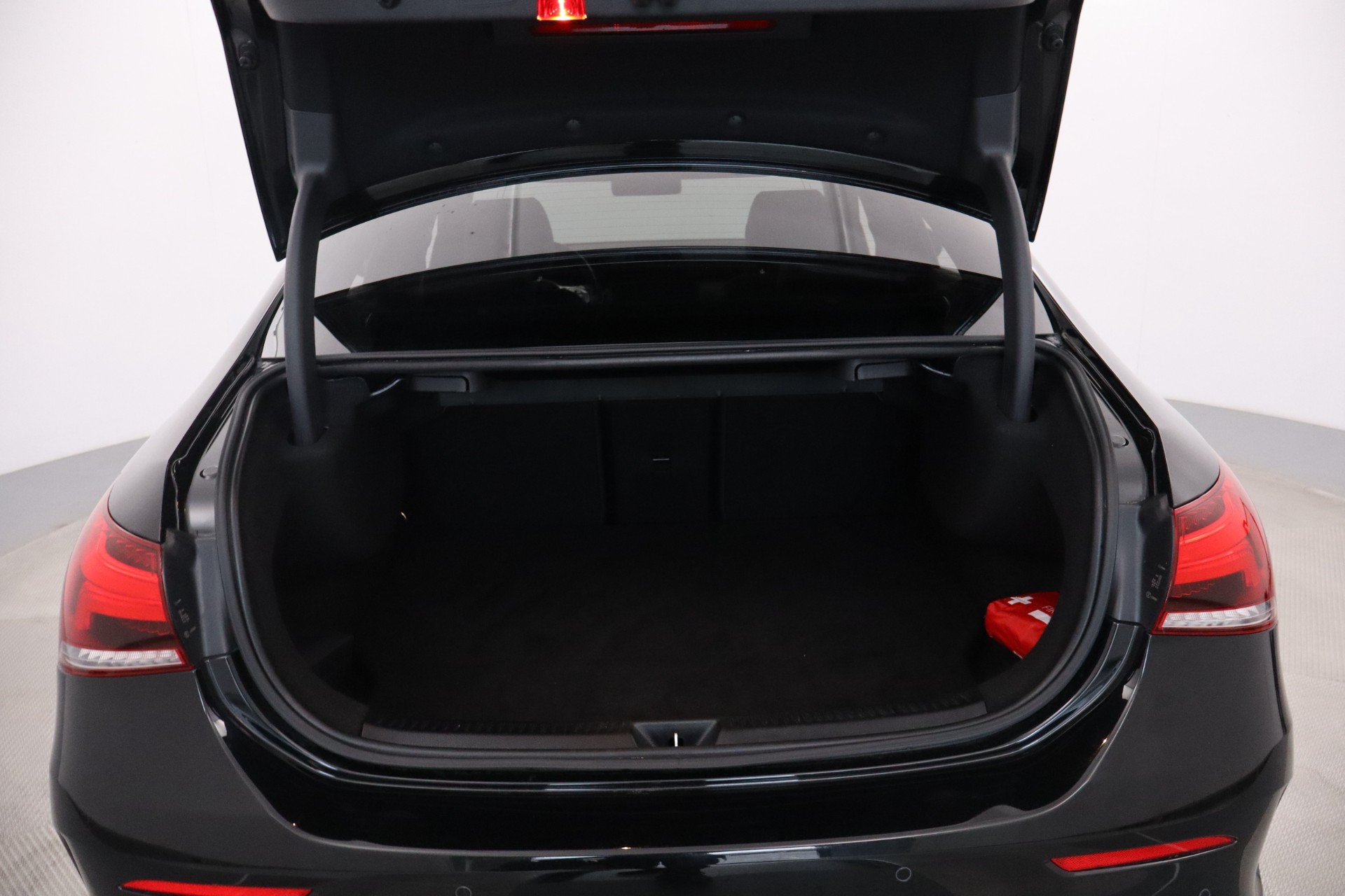 MERCEDES-BENZ A 2020