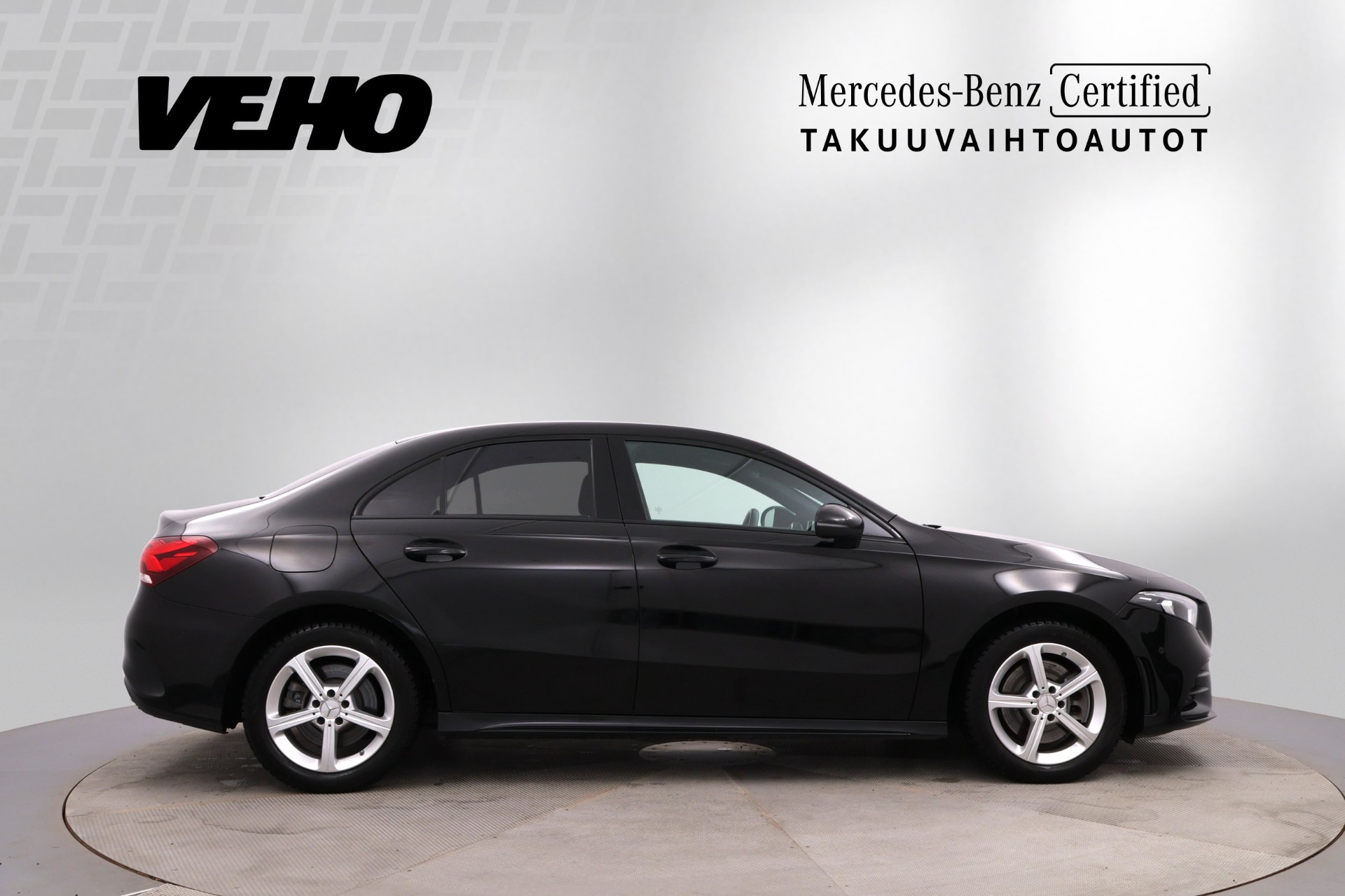 MERCEDES-BENZ A 2020