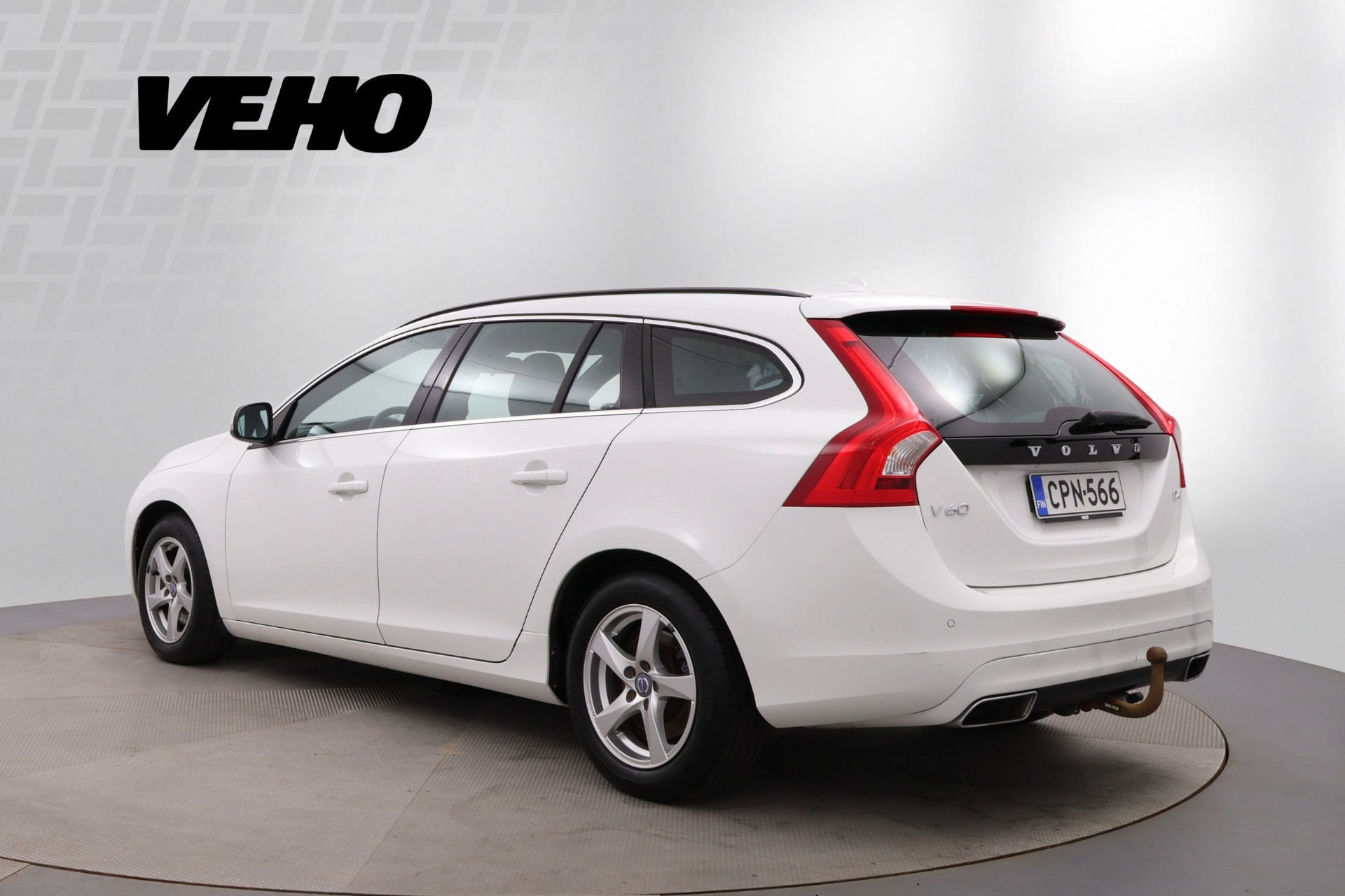 VOLVO V60 2015