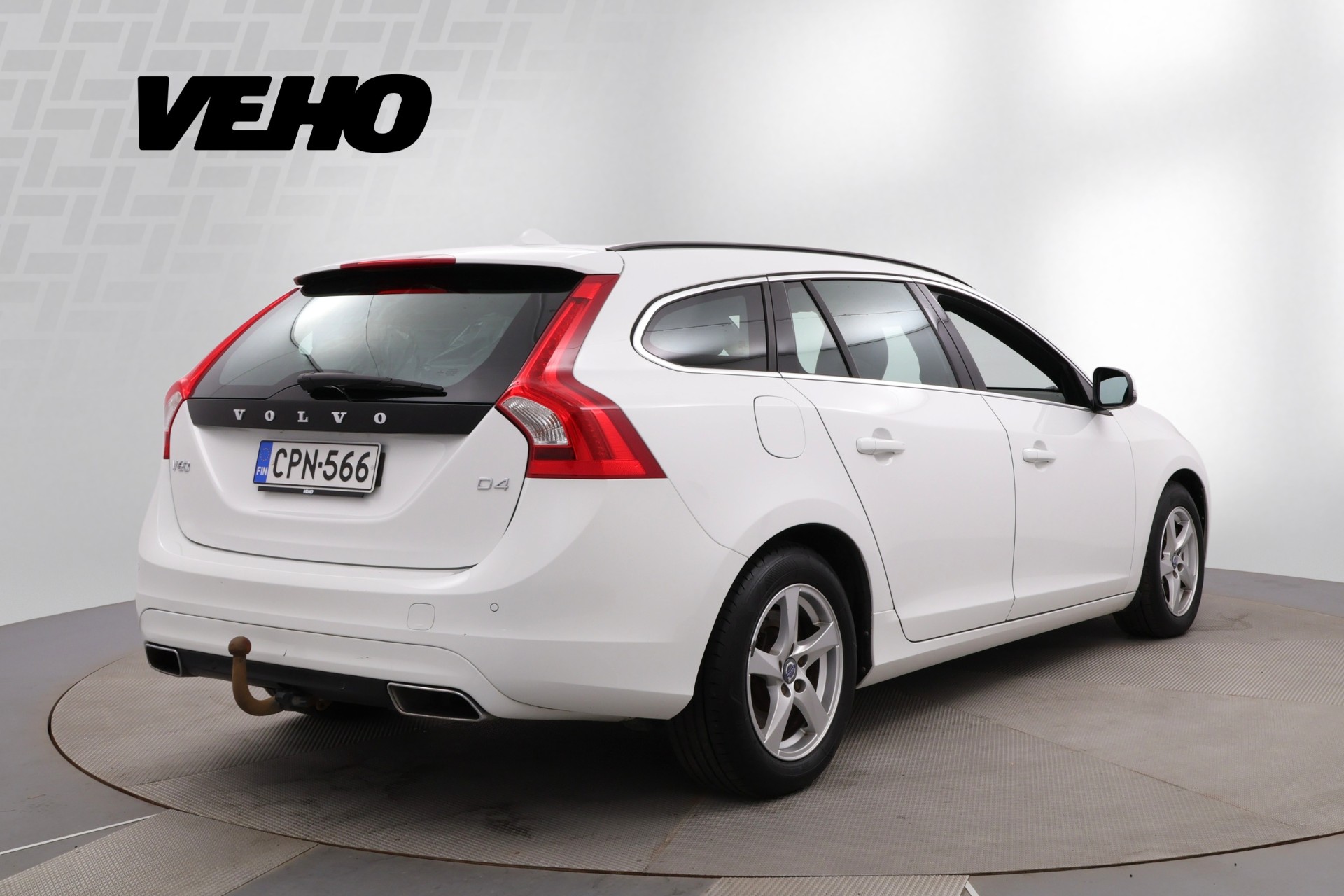 VOLVO V60 2015