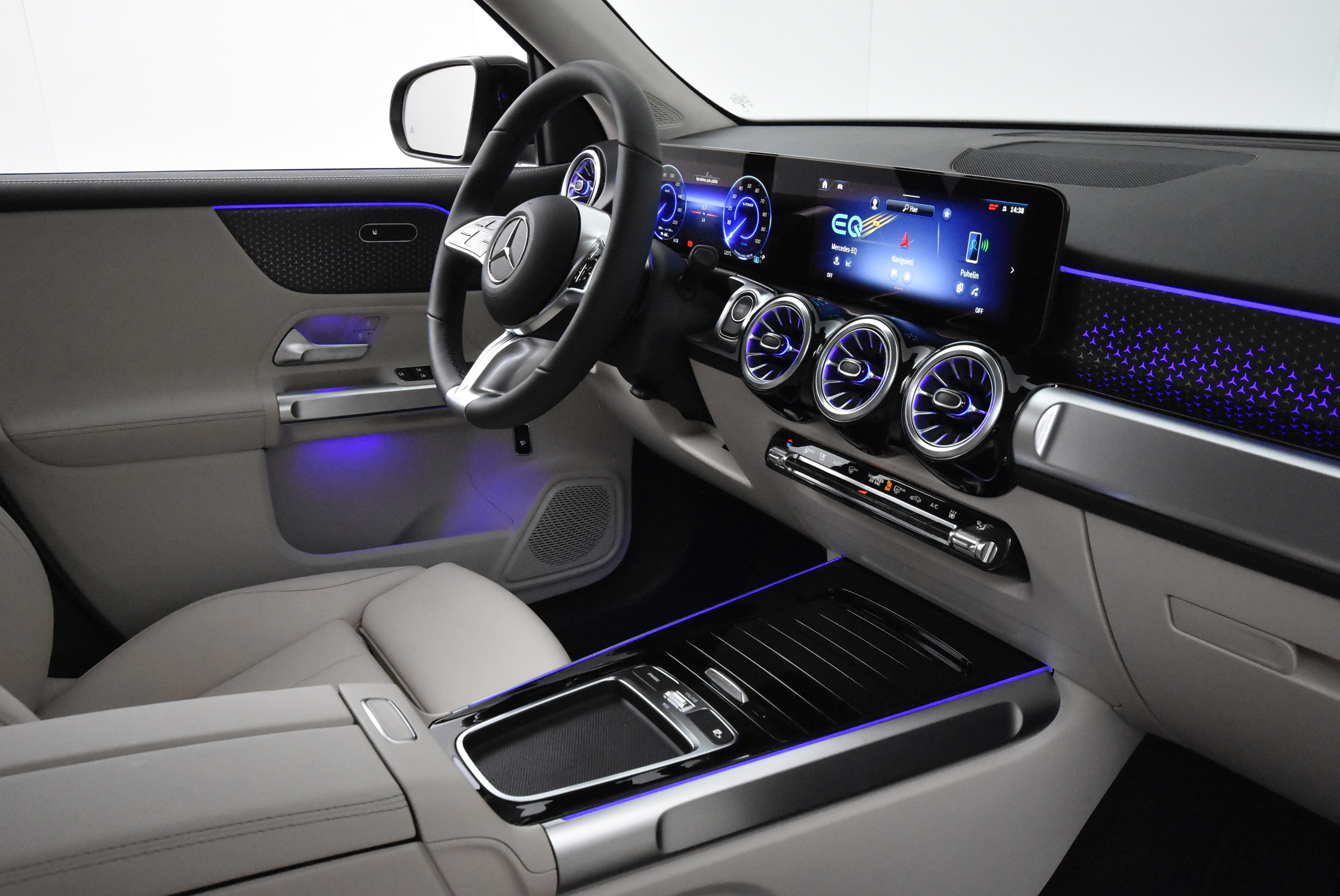 Mercedes-Benz EQB 2024