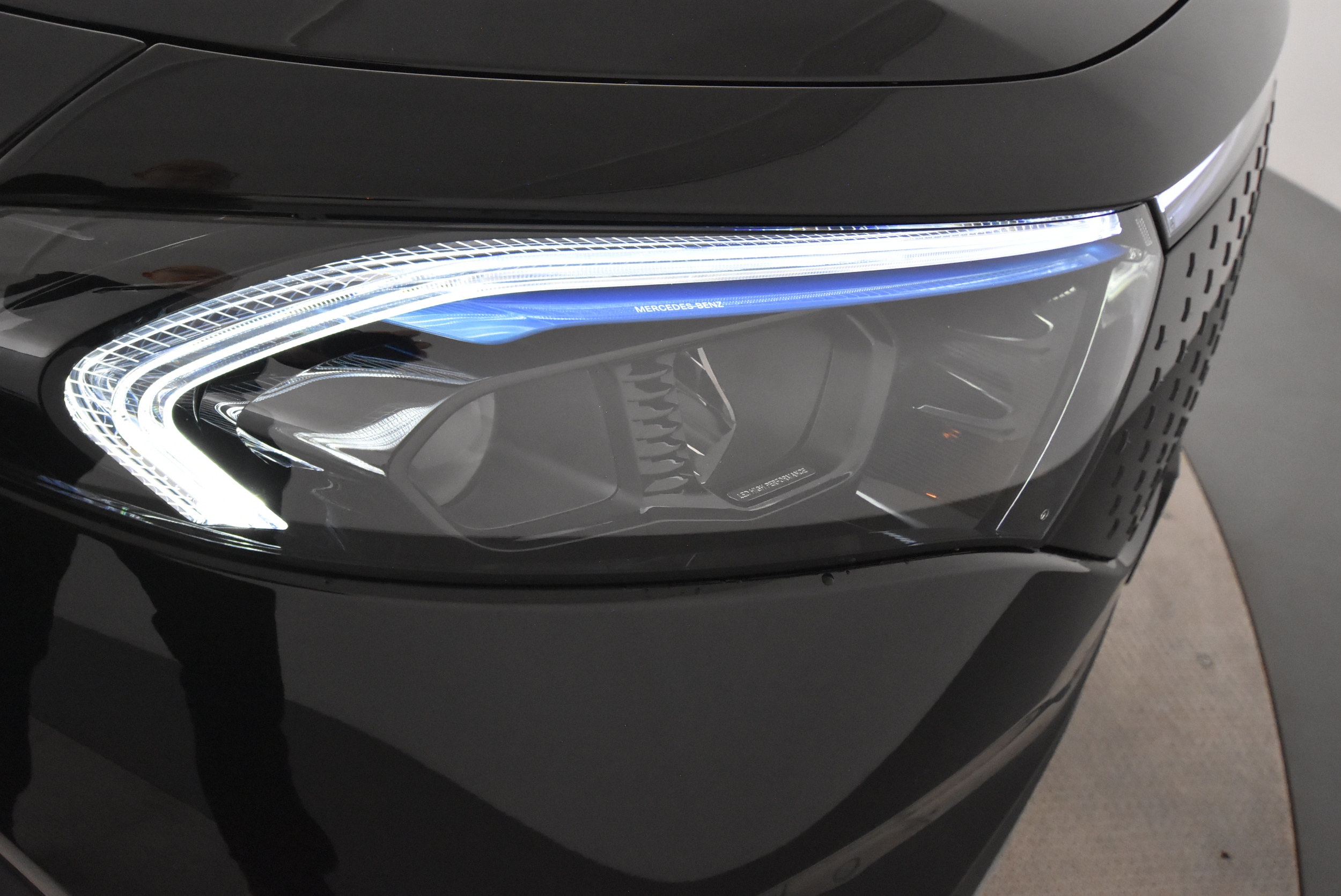 Mercedes-Benz EQB 2024