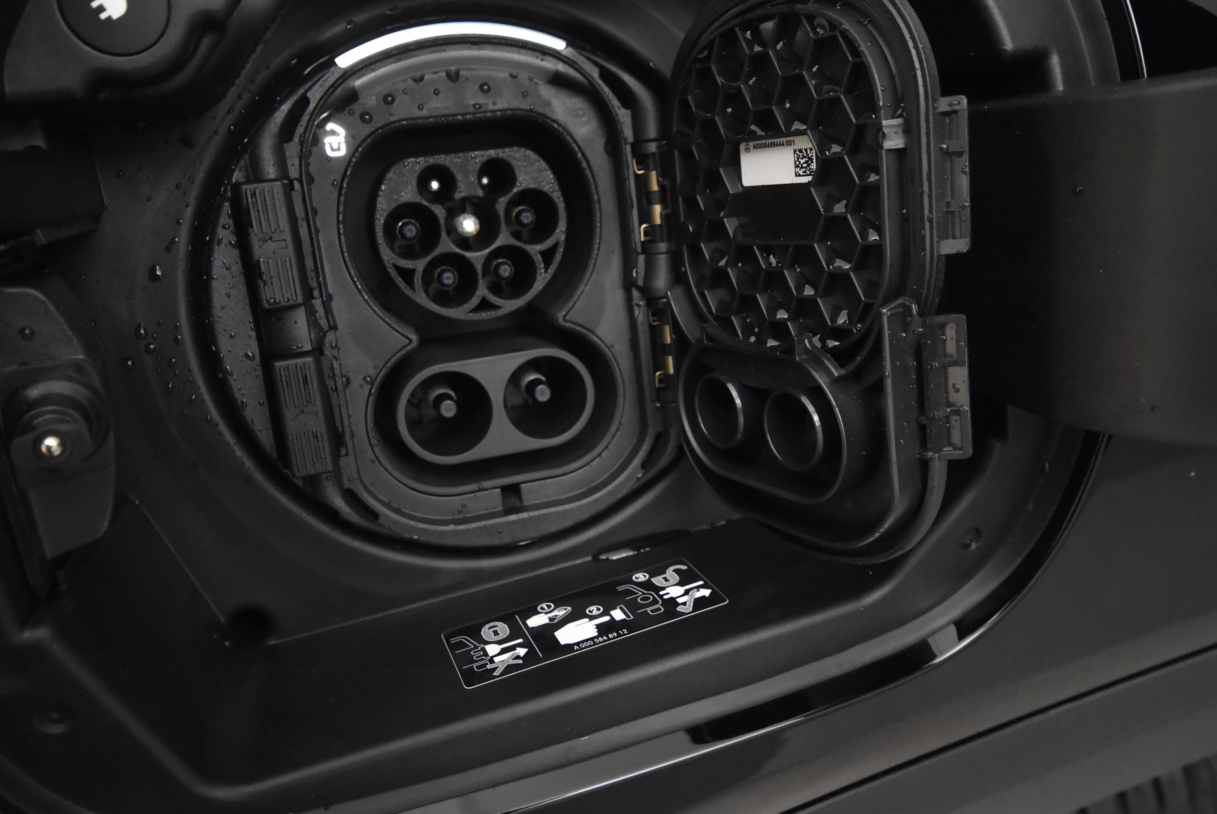 Mercedes-Benz EQB 2024