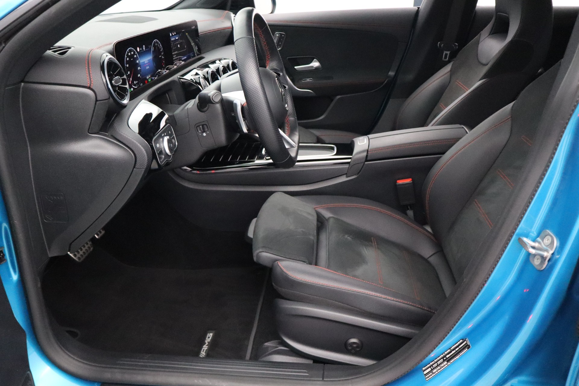 Mercedes-Benz CLA 2025