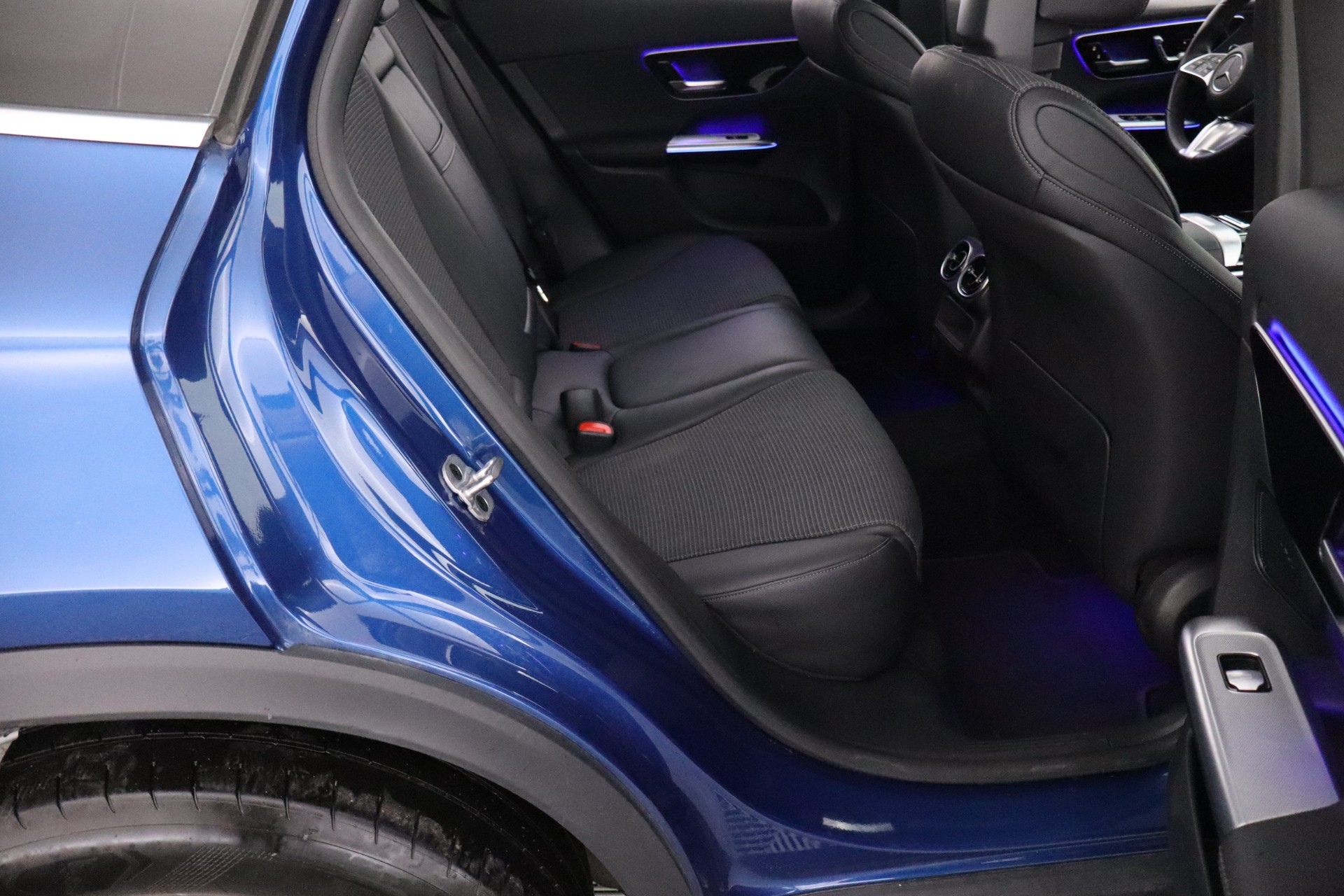 MERCEDES-BENZ GLC 2023