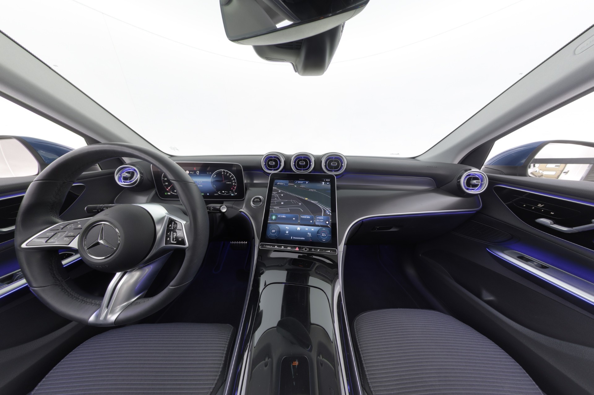 MERCEDES-BENZ GLC 2023