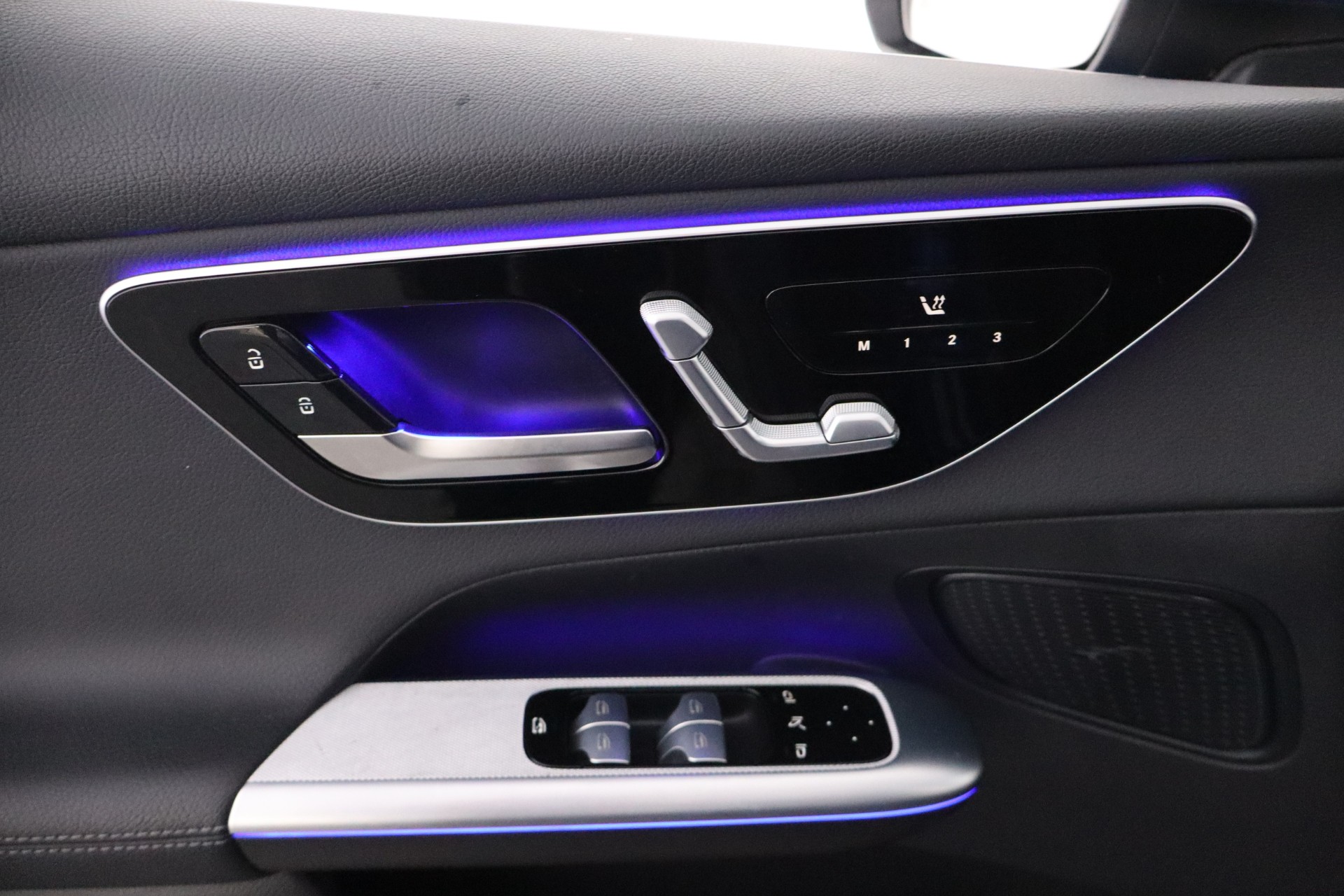 MERCEDES-BENZ GLC 2023