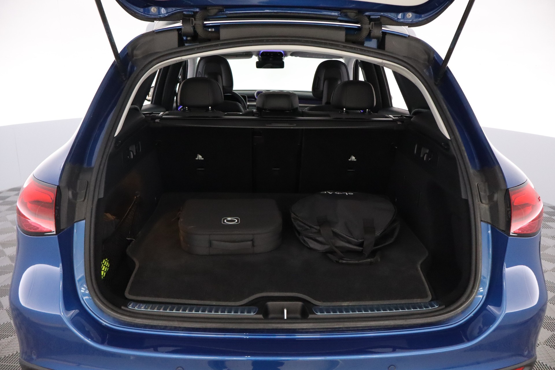 MERCEDES-BENZ GLC 2023