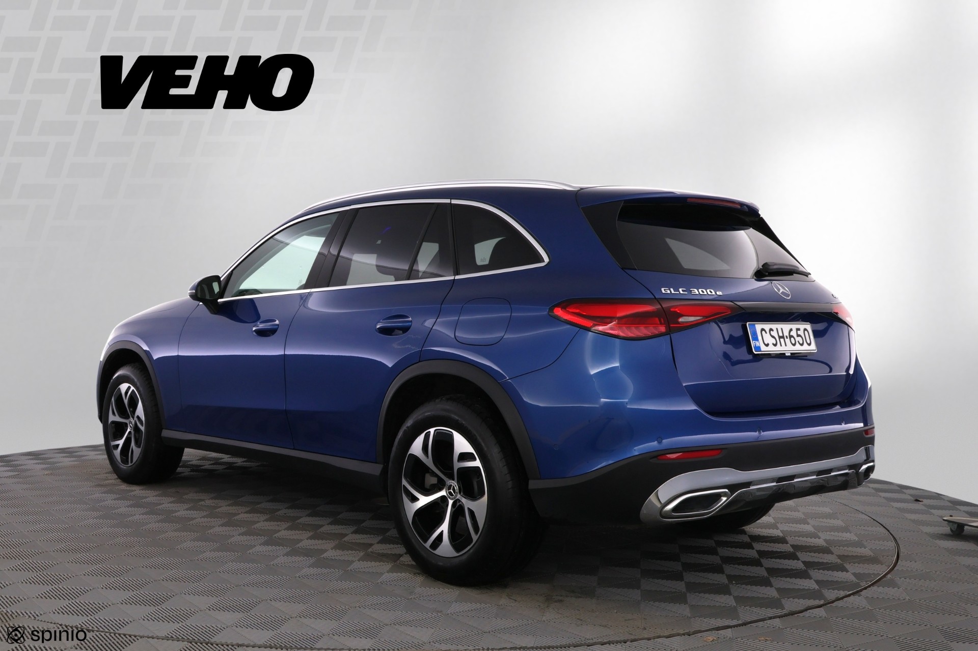 MERCEDES-BENZ GLC 2023