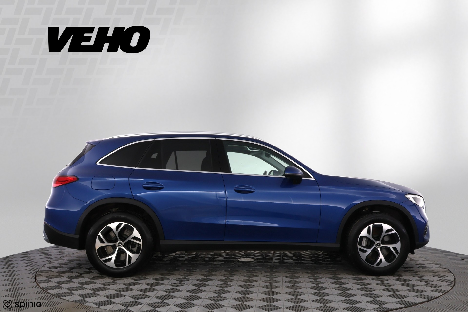 MERCEDES-BENZ GLC 2023