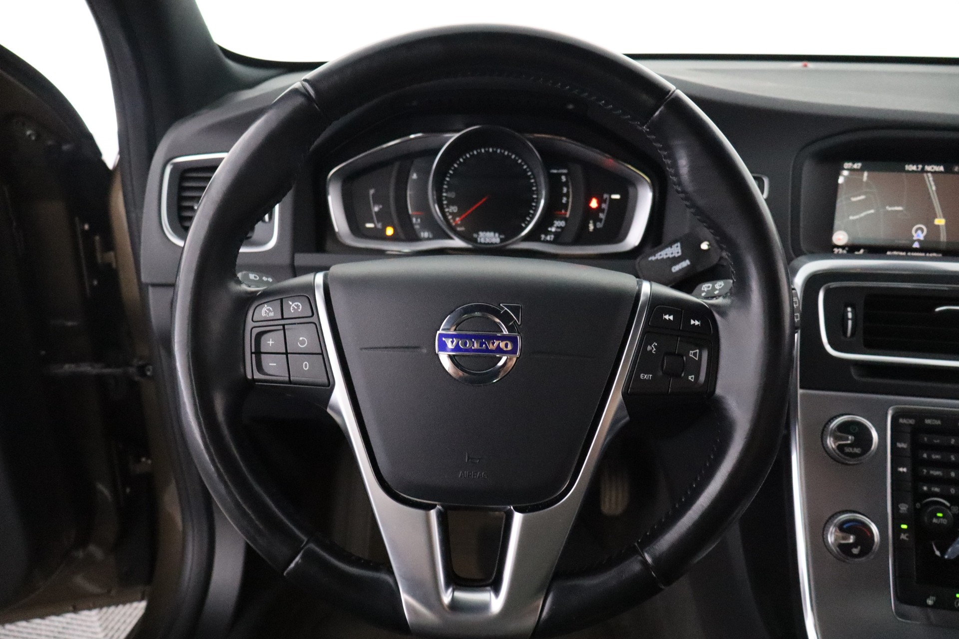 VOLVO V60 Cross Country 2018