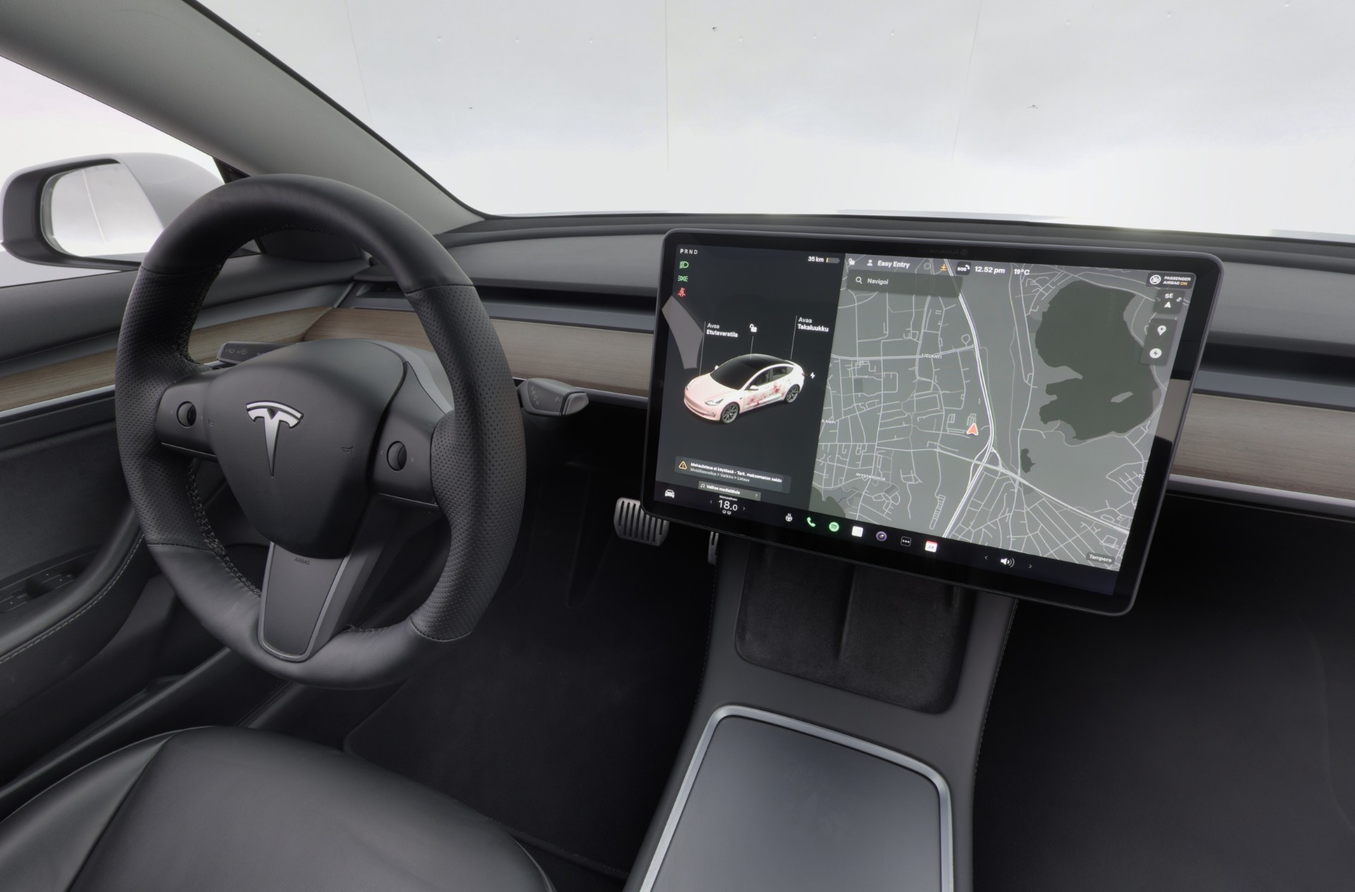 TESLA Model 3 2021