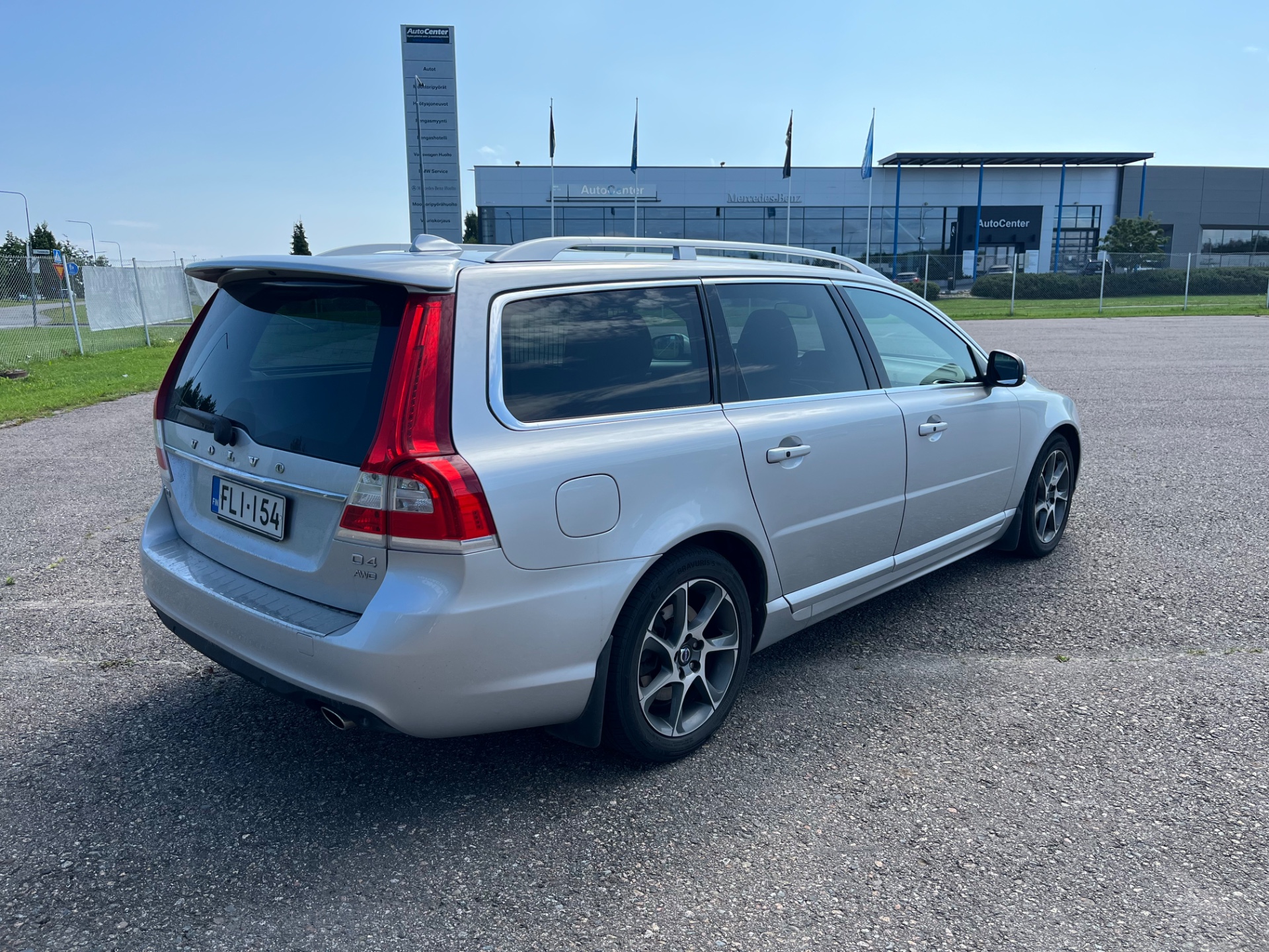 VOLVO V70 2014