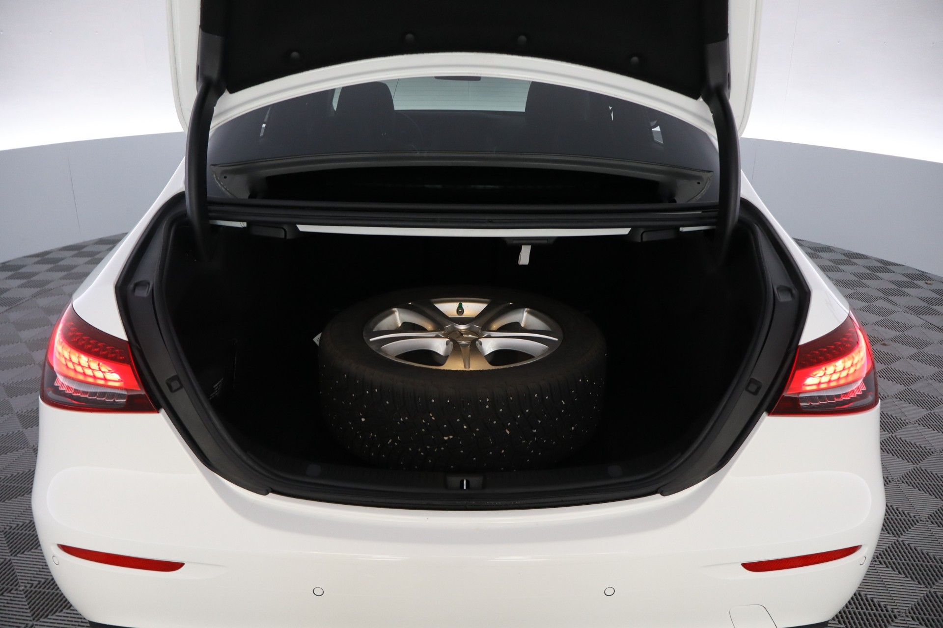 MERCEDES-BENZ E 2021
