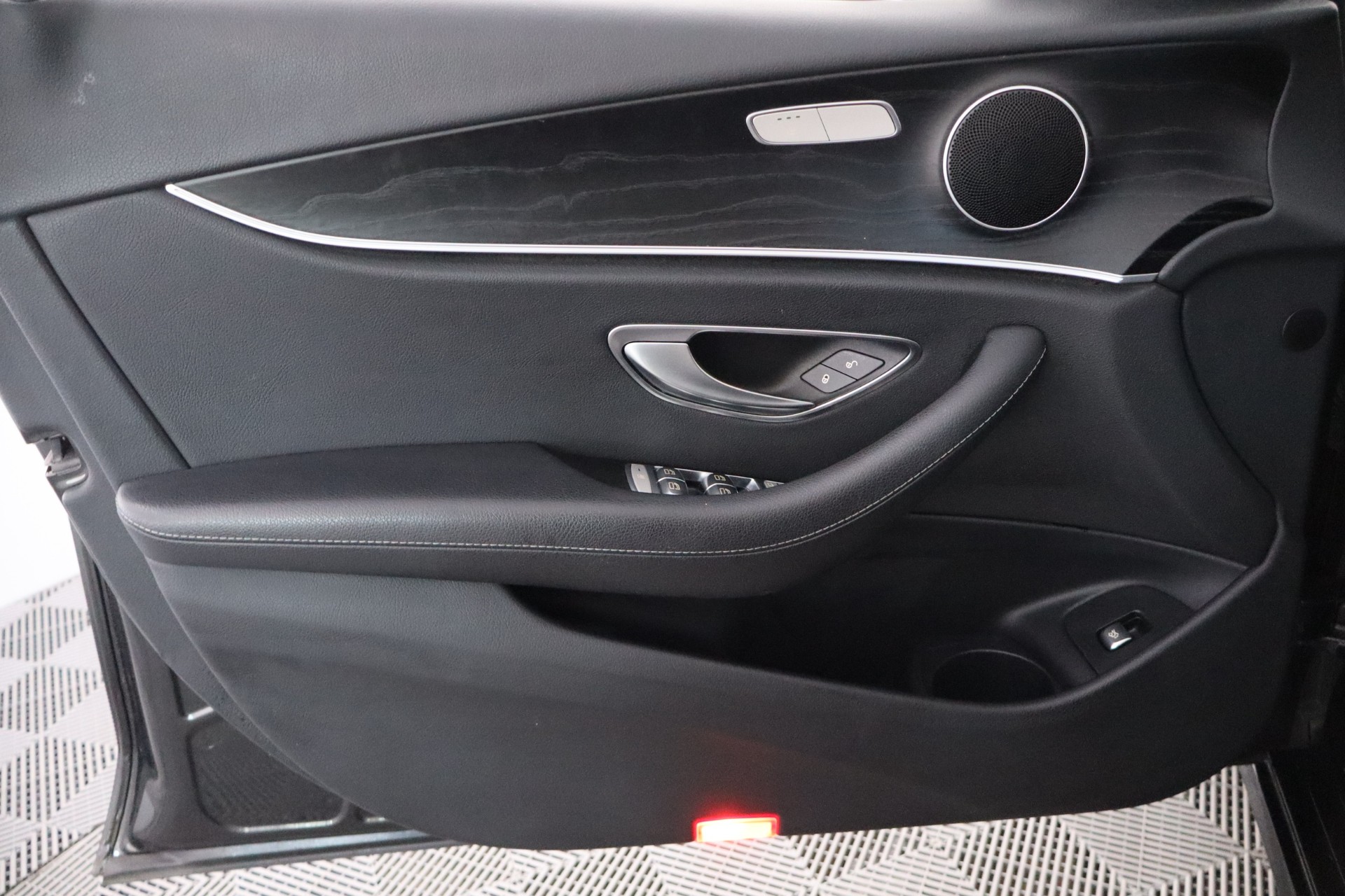 MERCEDES-BENZ E 2020