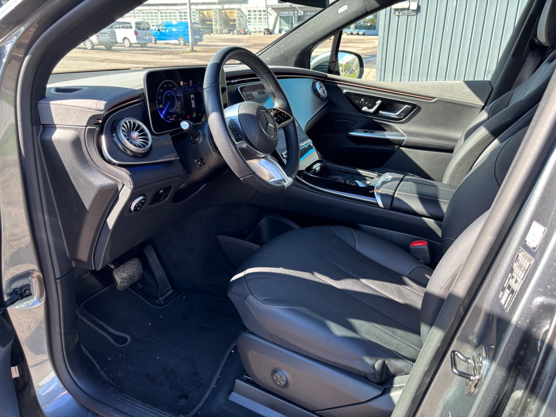 Mercedes-Benz EQE SUV 2025