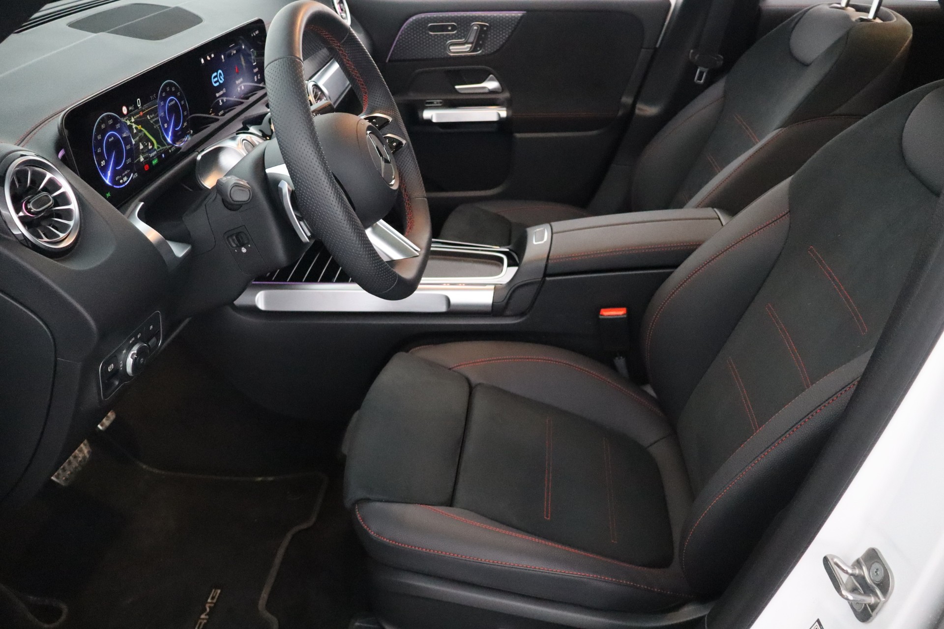 Mercedes-Benz EQB 2025