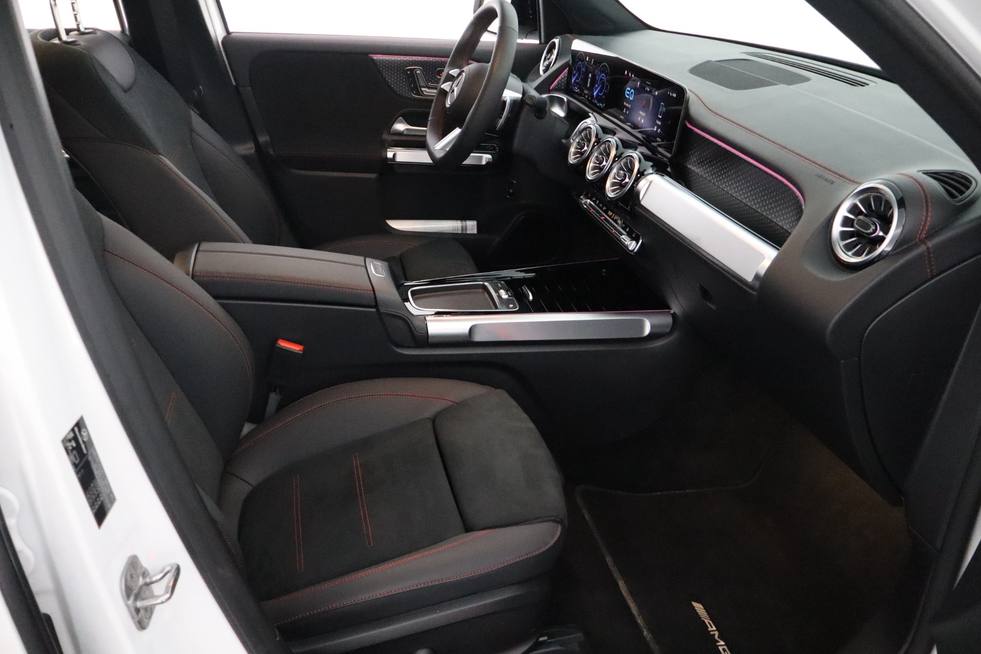 Mercedes-Benz EQB 2025