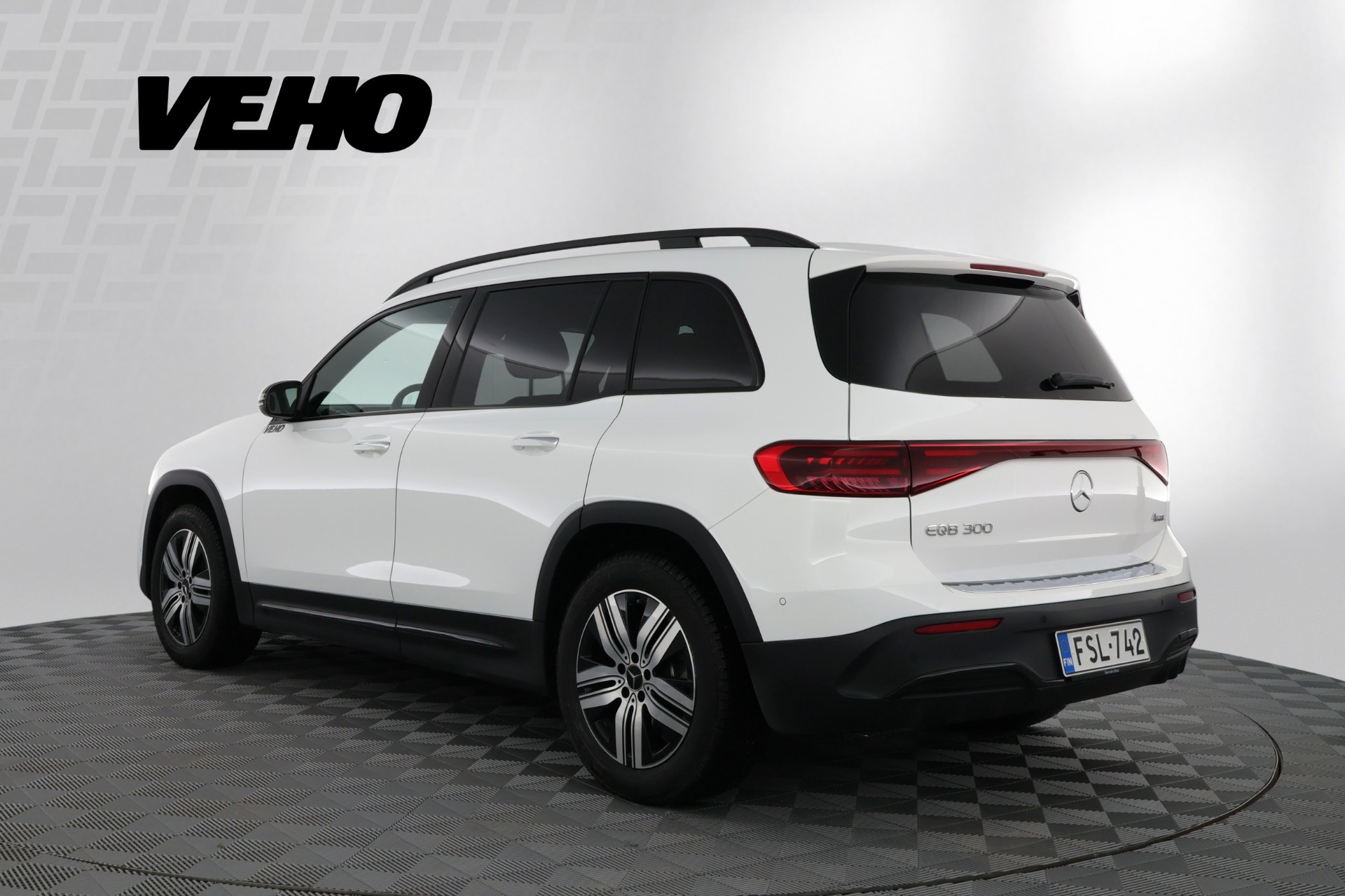 Mercedes-Benz EQB 2025