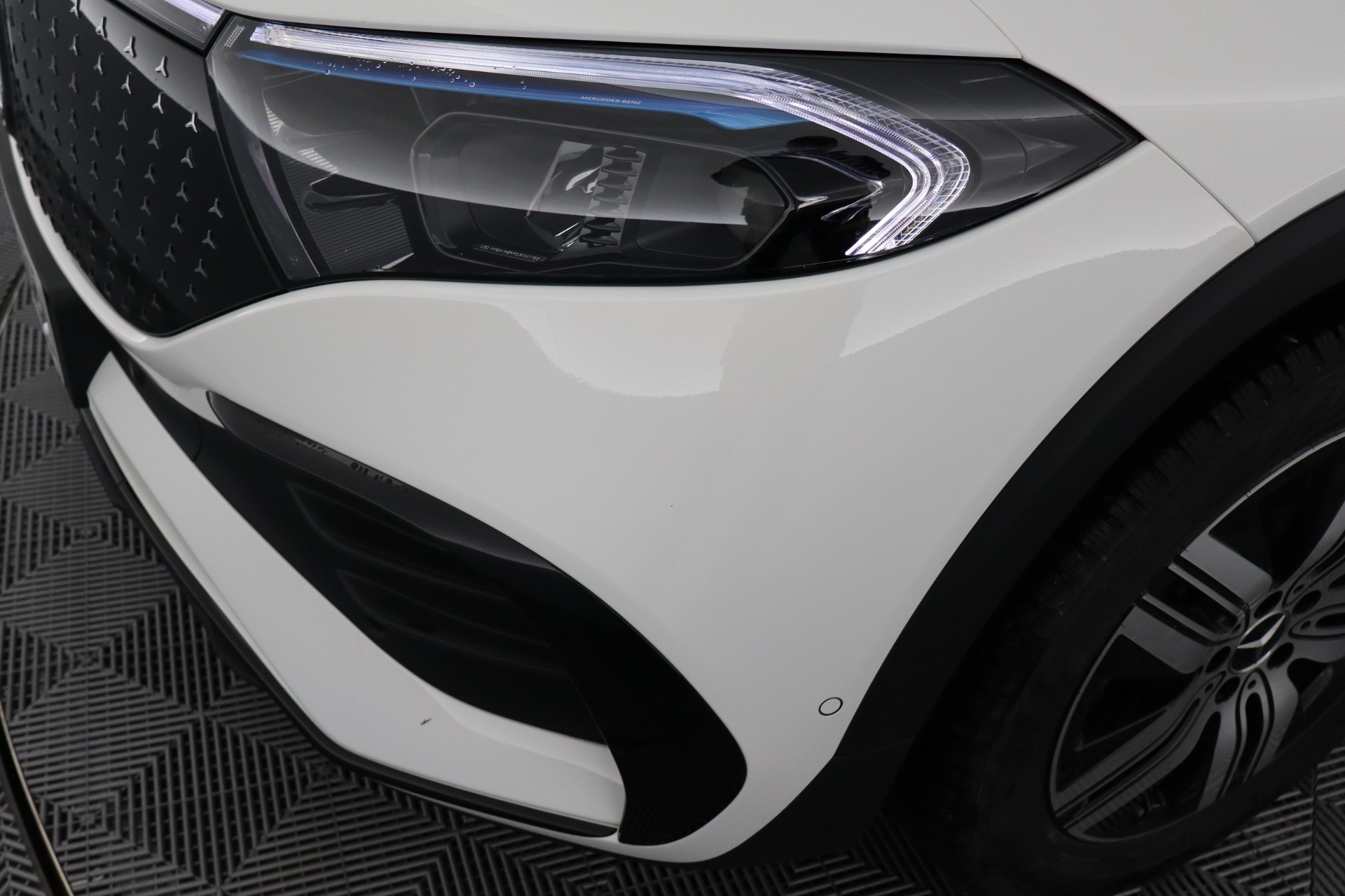 Mercedes-Benz EQB 2025