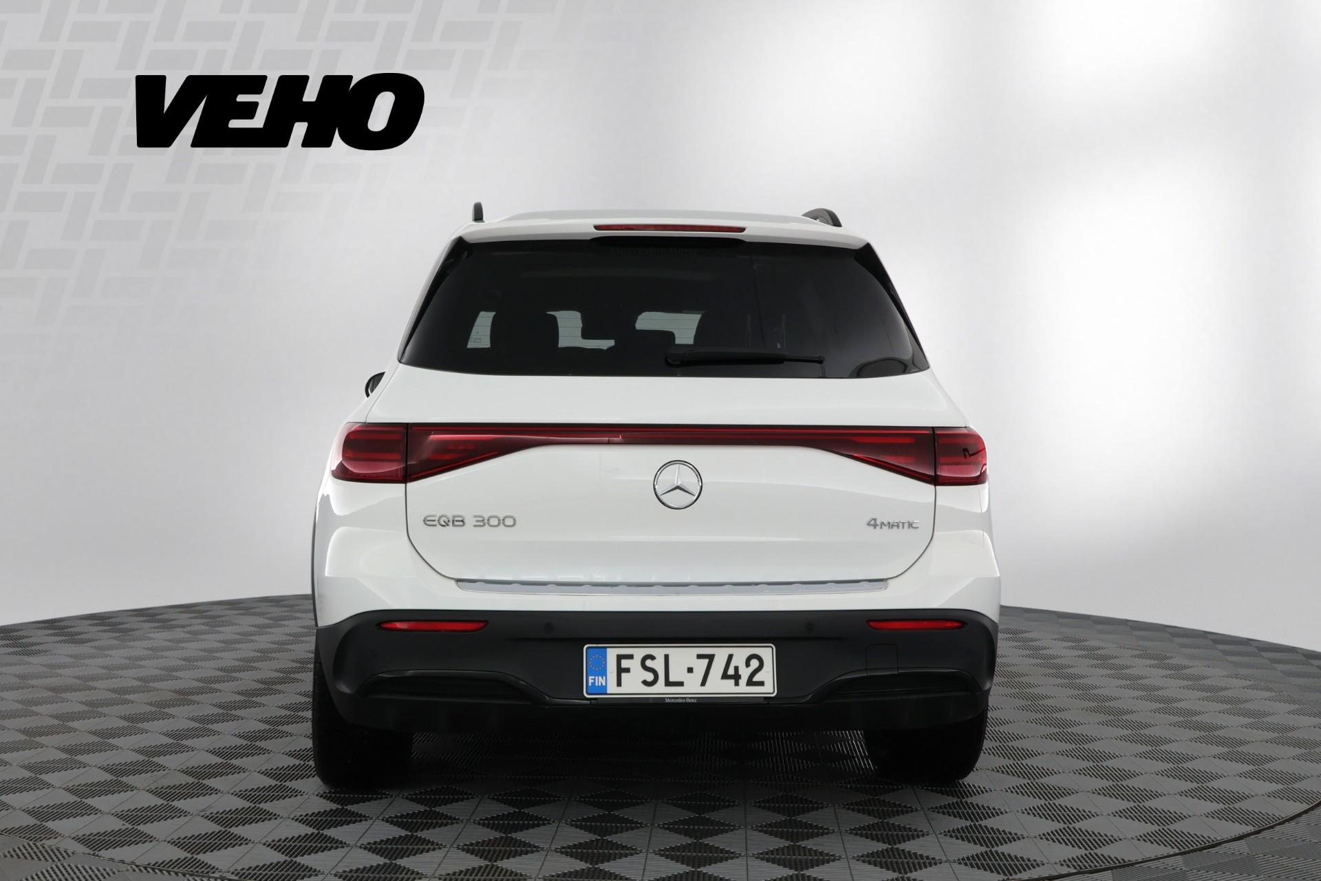Mercedes-Benz EQB 2025