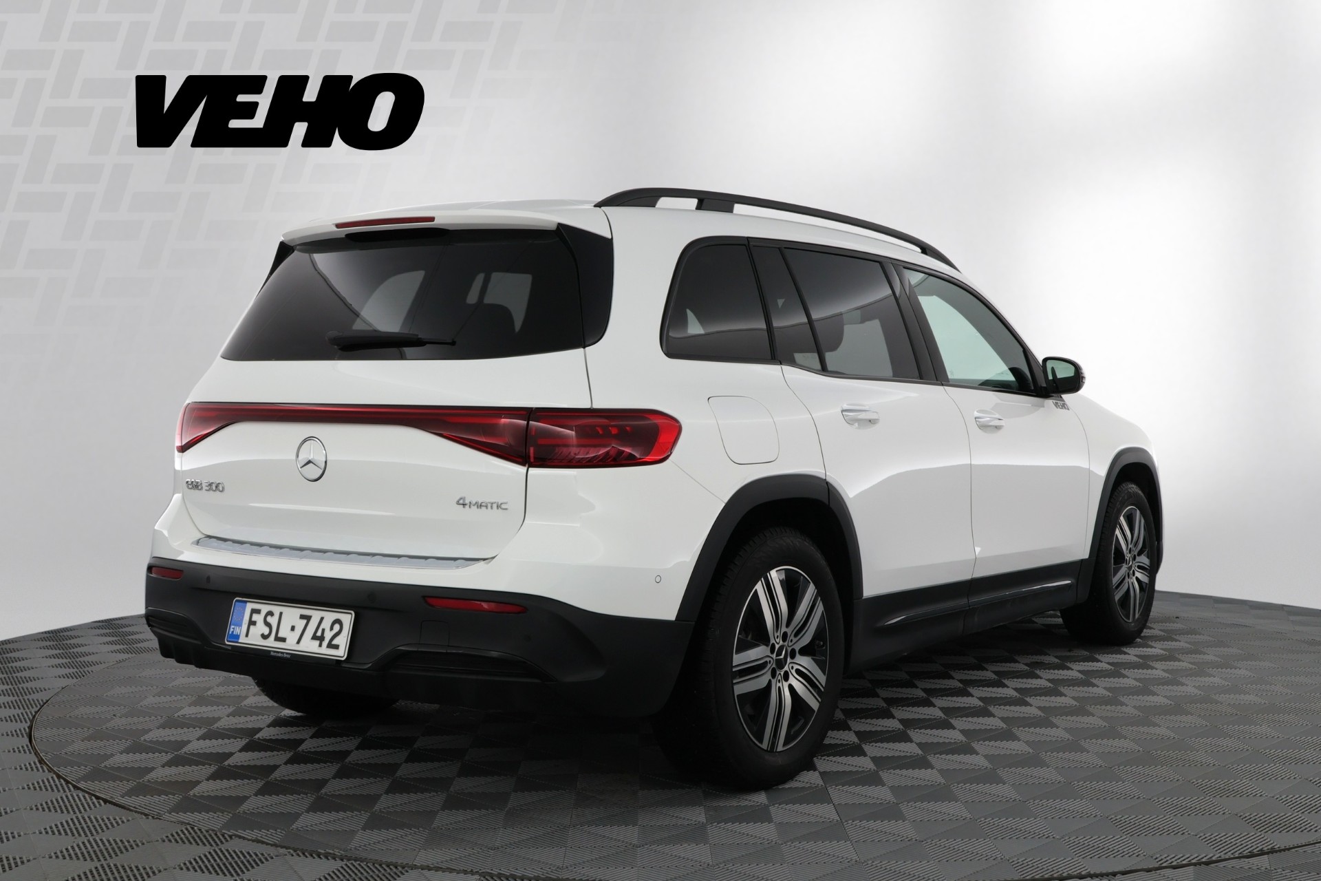 Mercedes-Benz EQB 2025