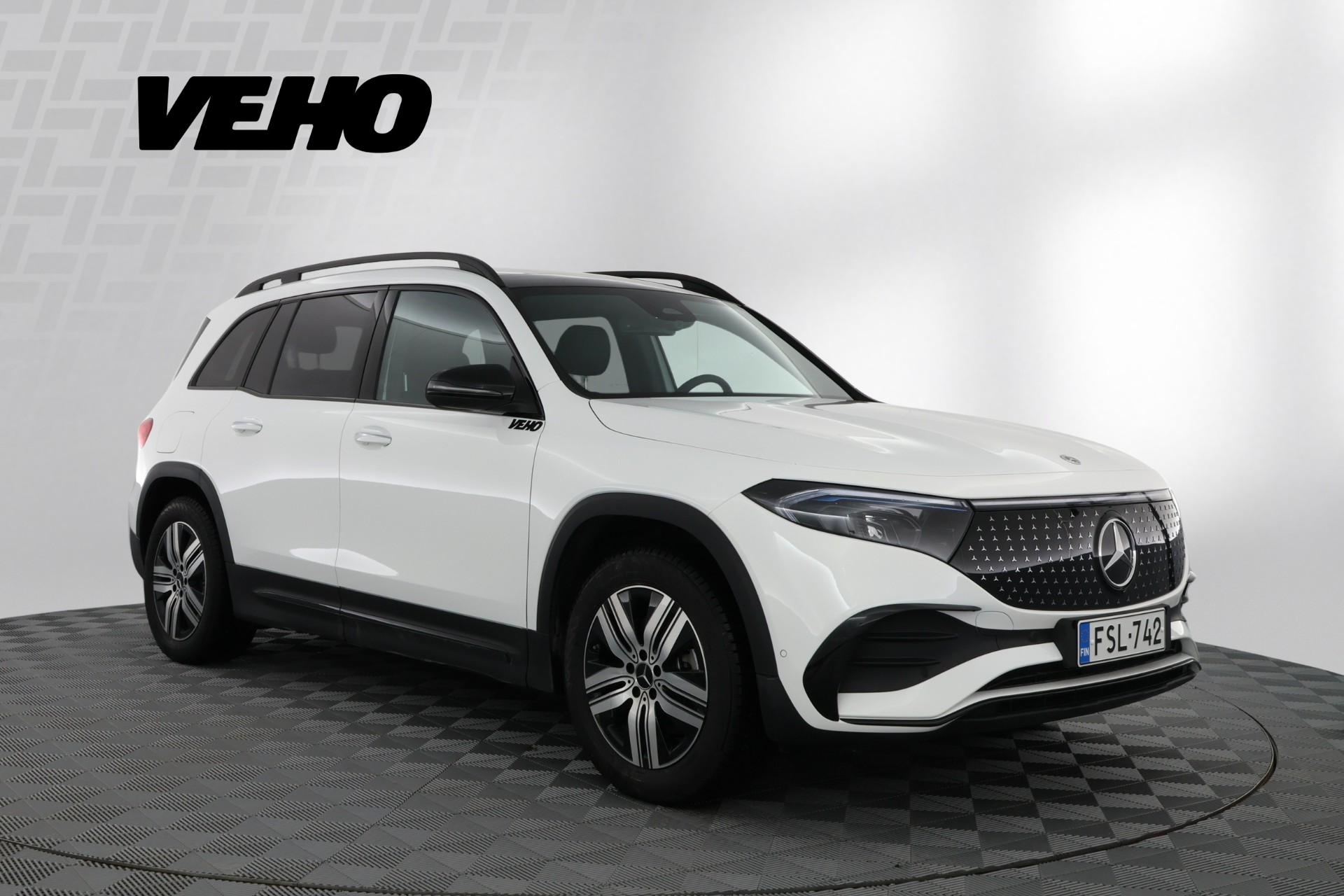 Mercedes-Benz EQB 2025