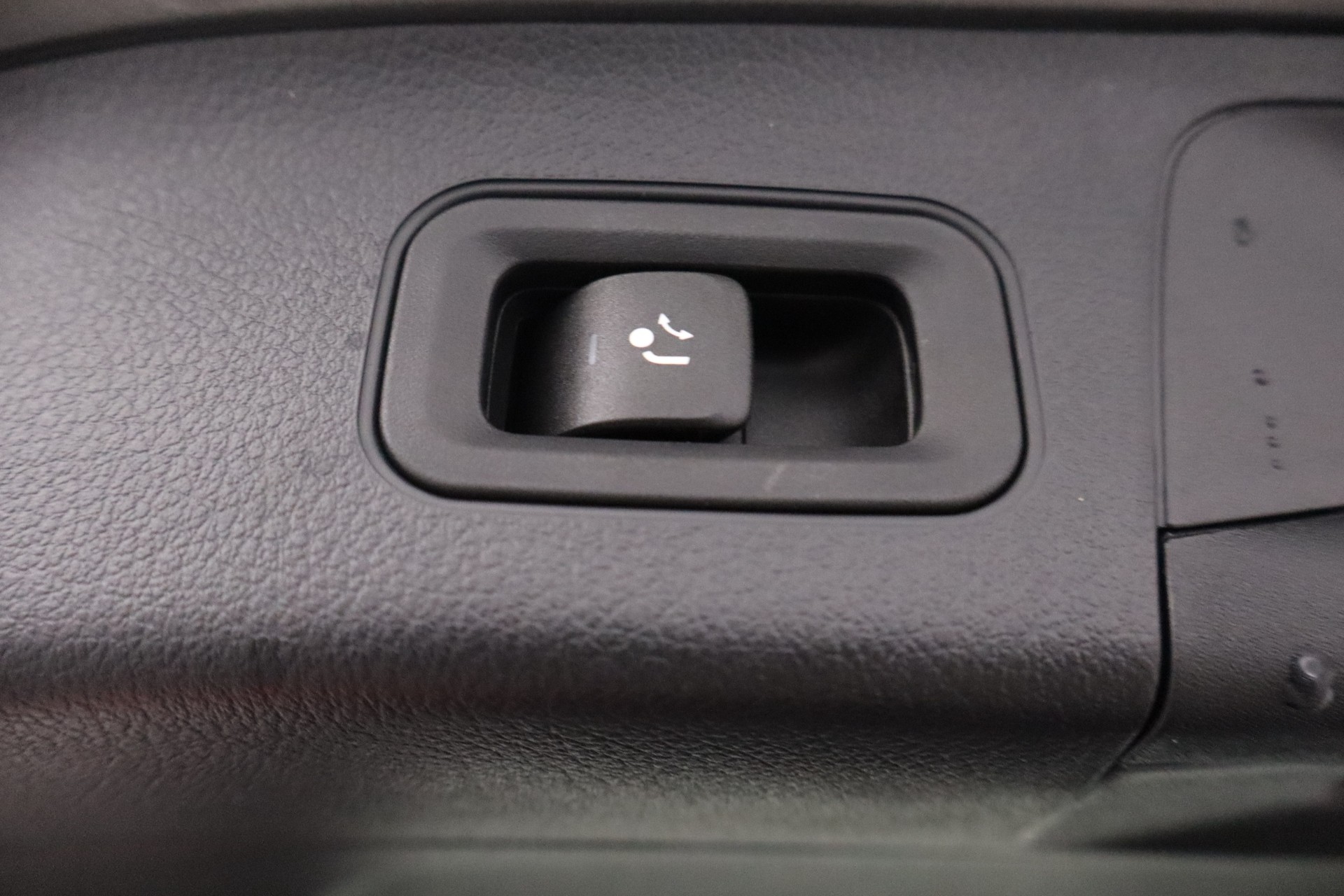 Mercedes-Benz EQA 2025