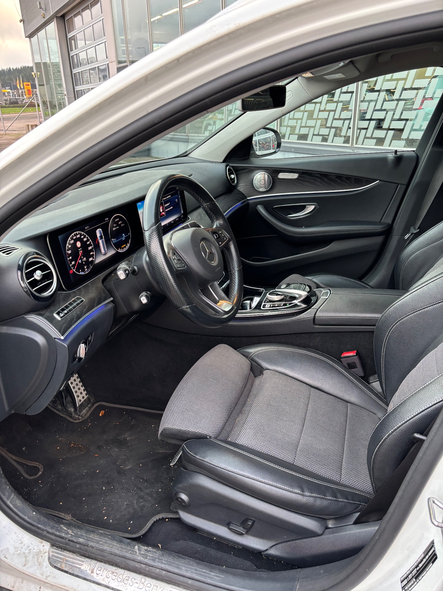 MERCEDES-BENZ E 2017