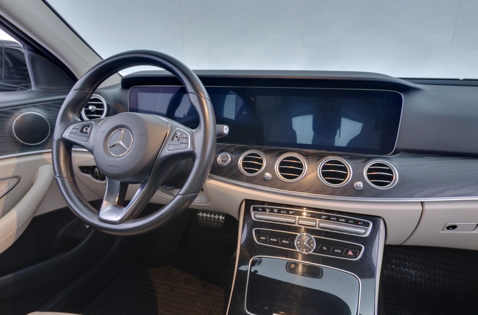 MERCEDES-BENZ E 2017