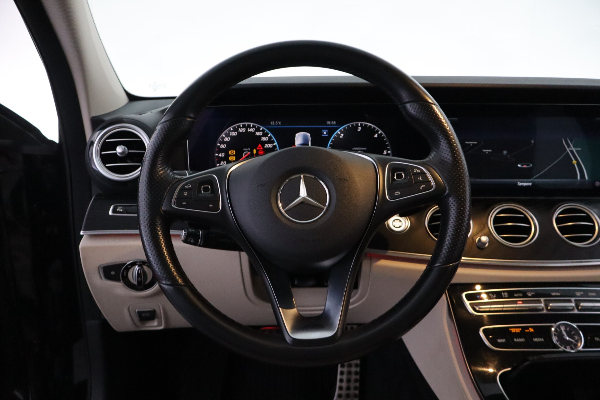 MERCEDES-BENZ E 2017
