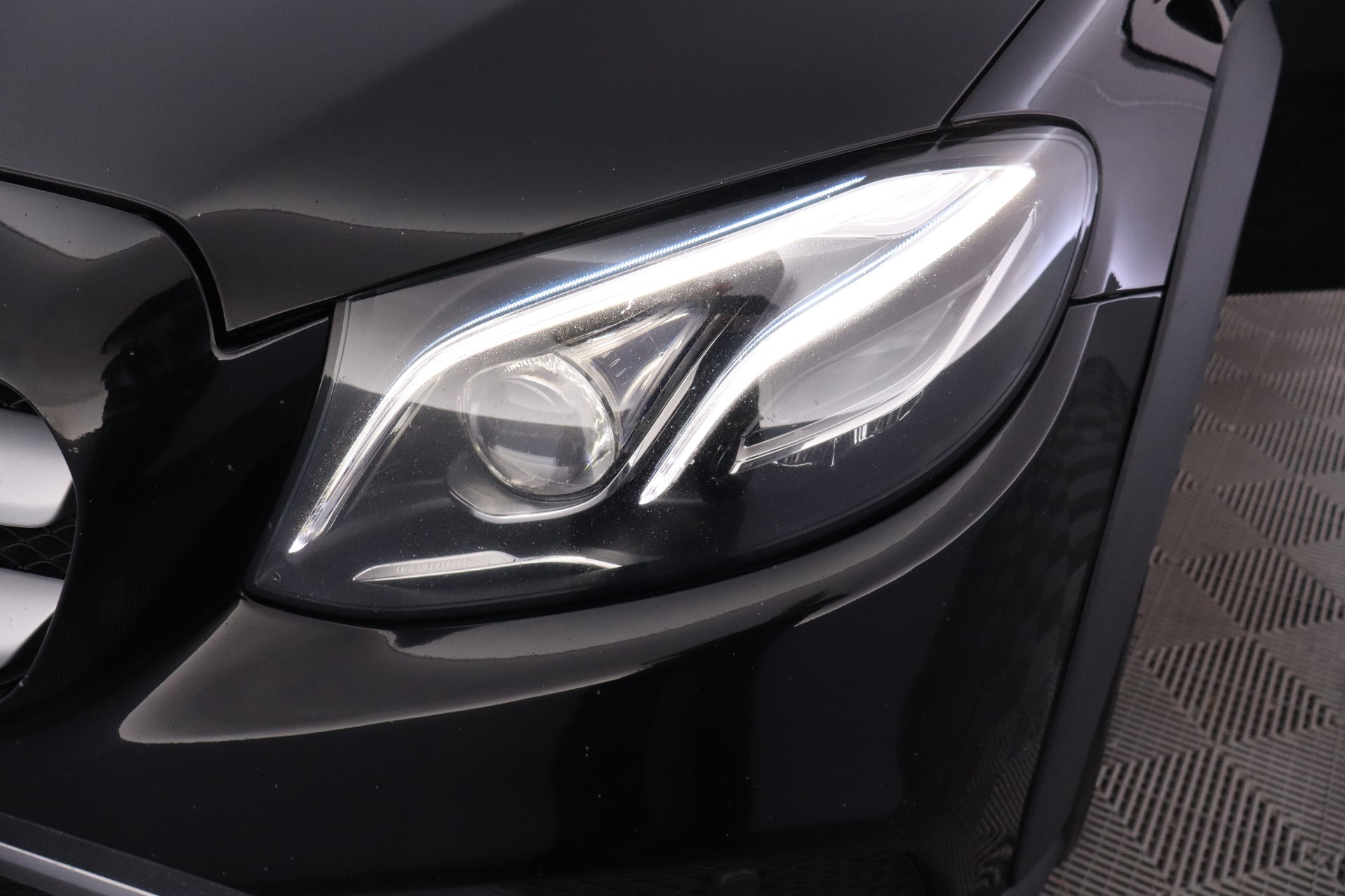 MERCEDES-BENZ E 2017
