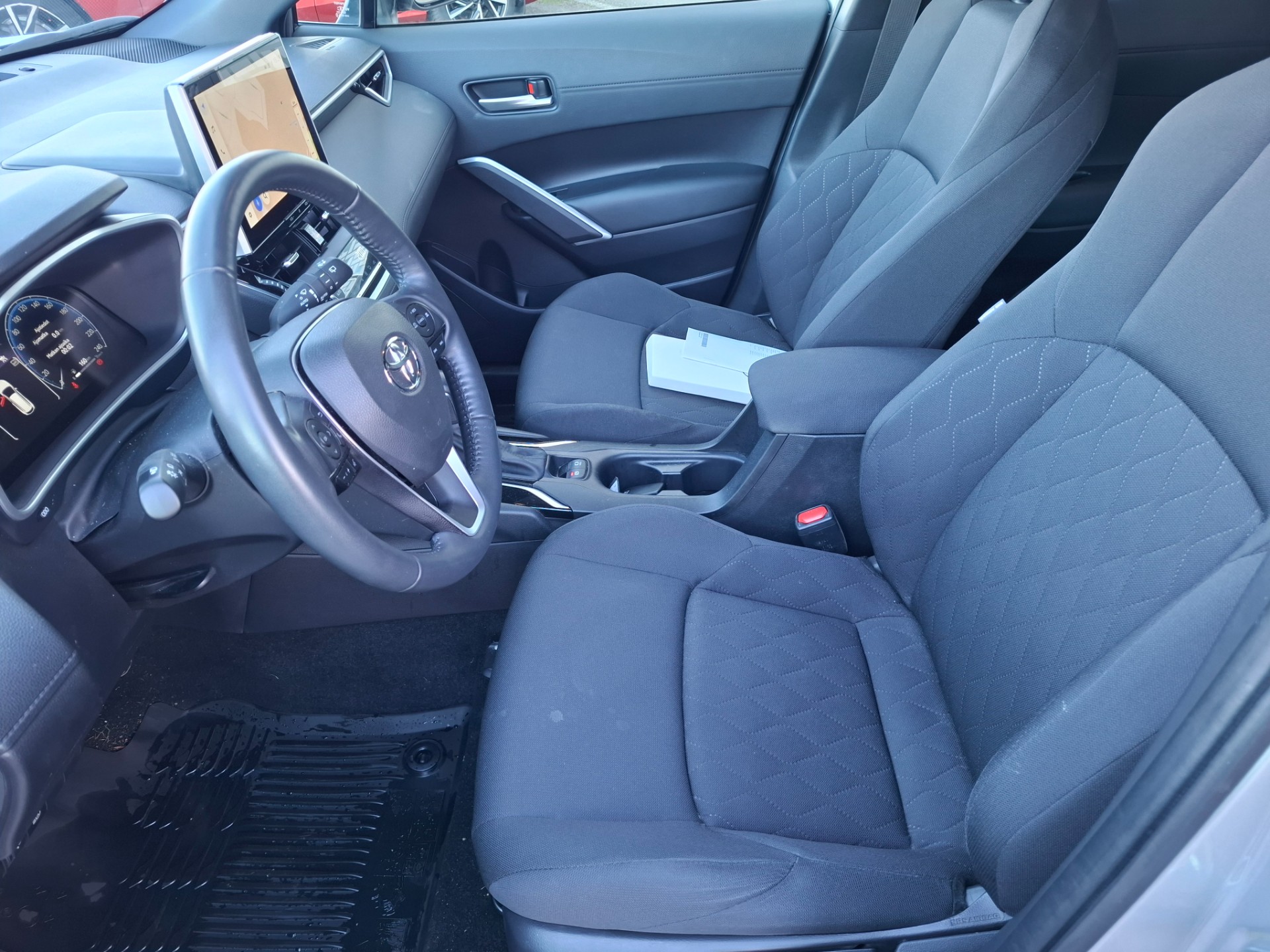 TOYOTA Corolla Cross 2024