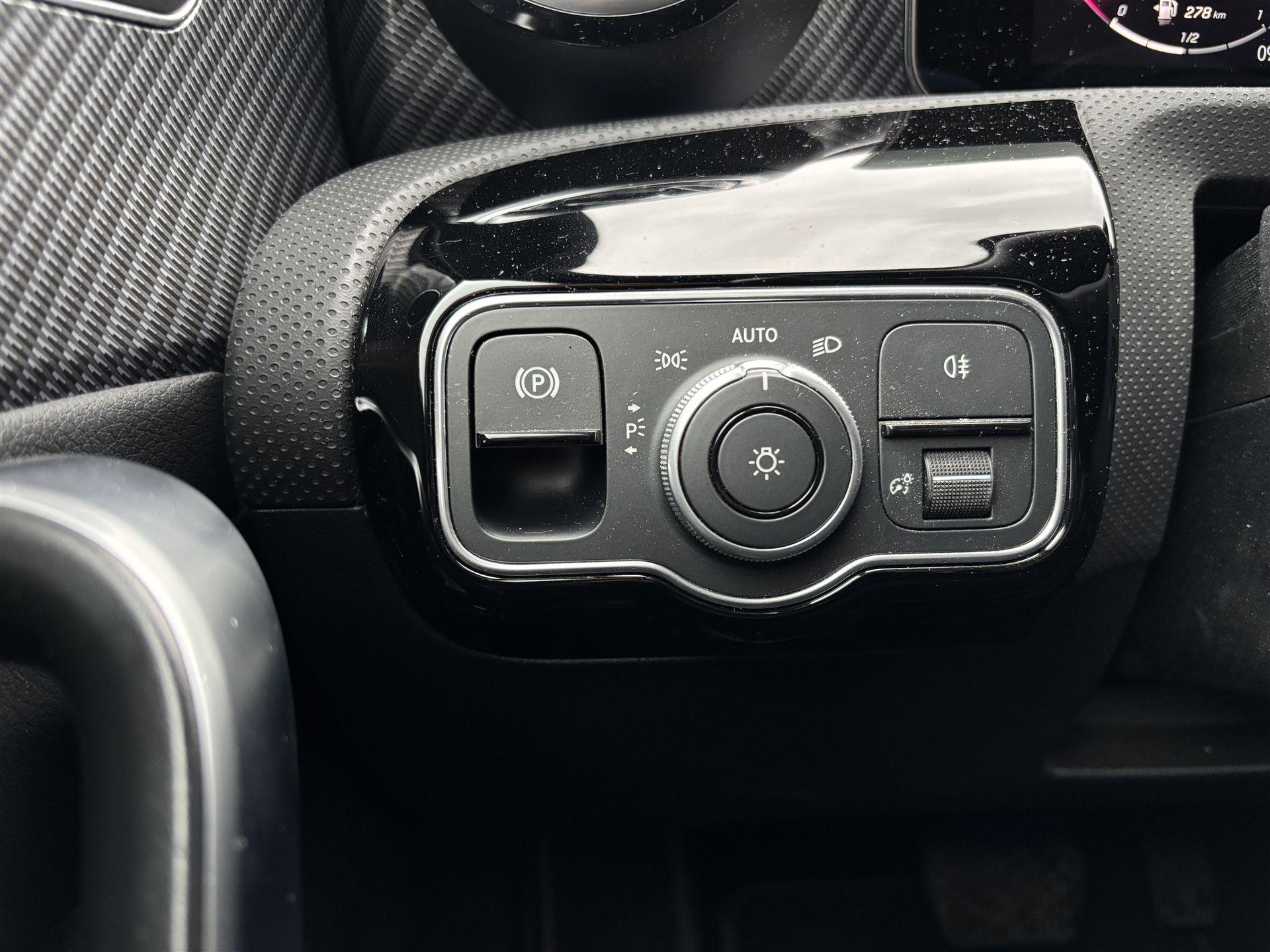 MERCEDES-BENZ CLA 2024