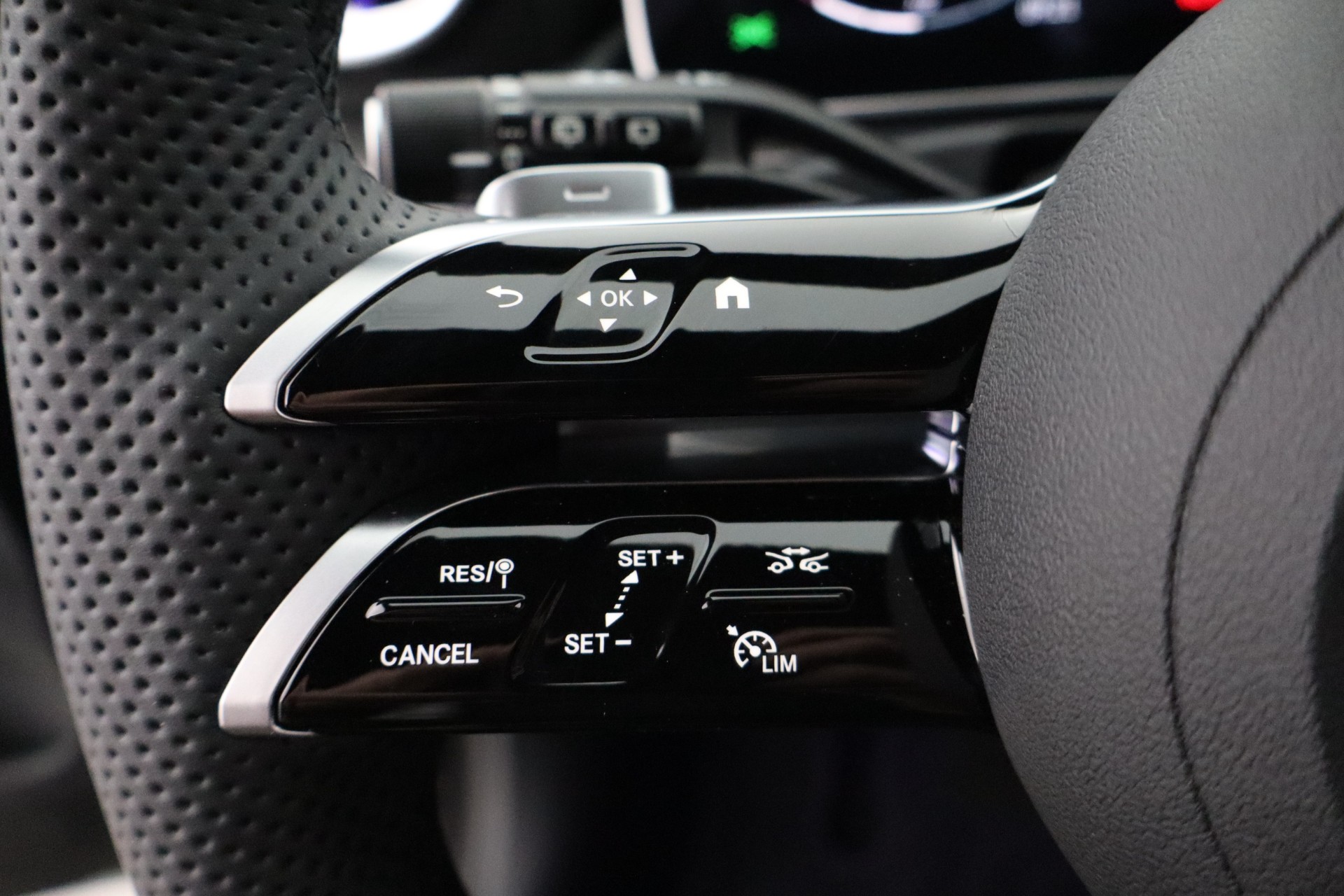 MERCEDES-BENZ C 2025