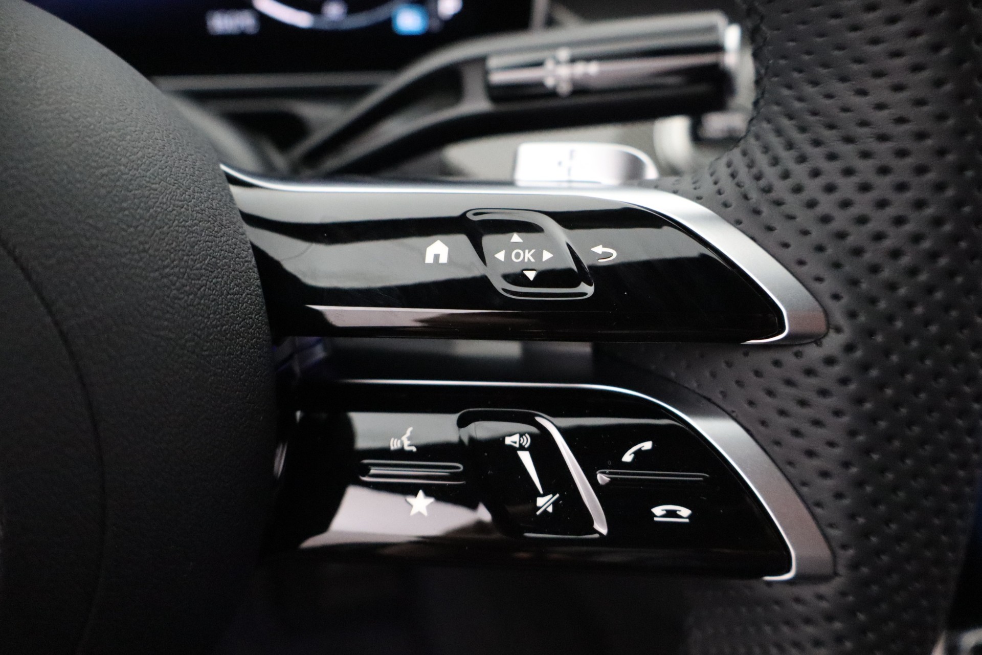 MERCEDES-BENZ C 2025